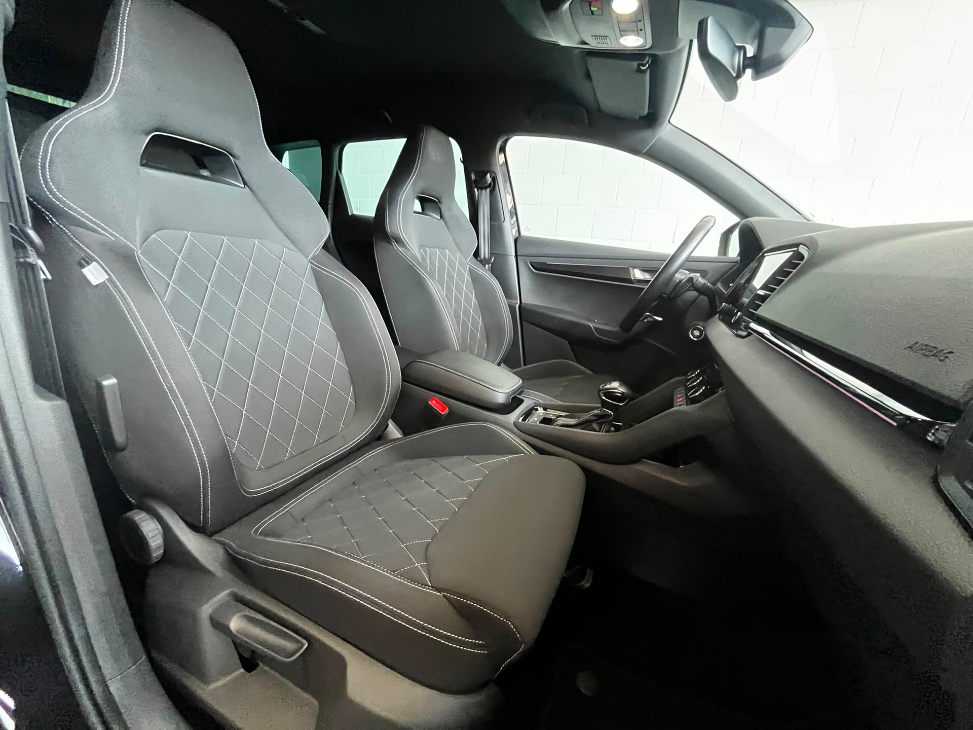 SKODA Karoq 2.0 TSI SportLine 4x4 DSG-image-16