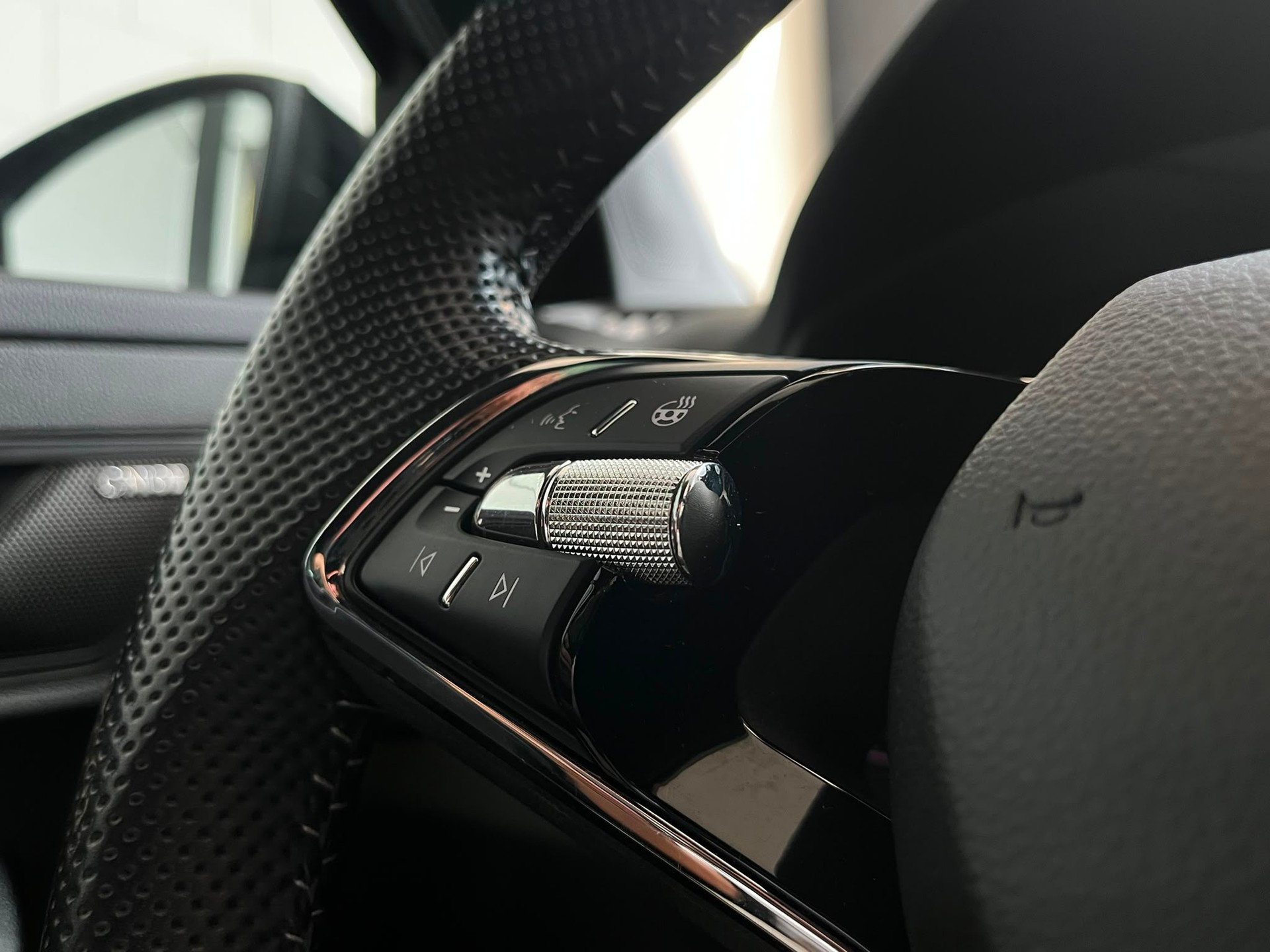 SKODA Karoq 2.0 TSI SportLine 4x4 DSG-image-21