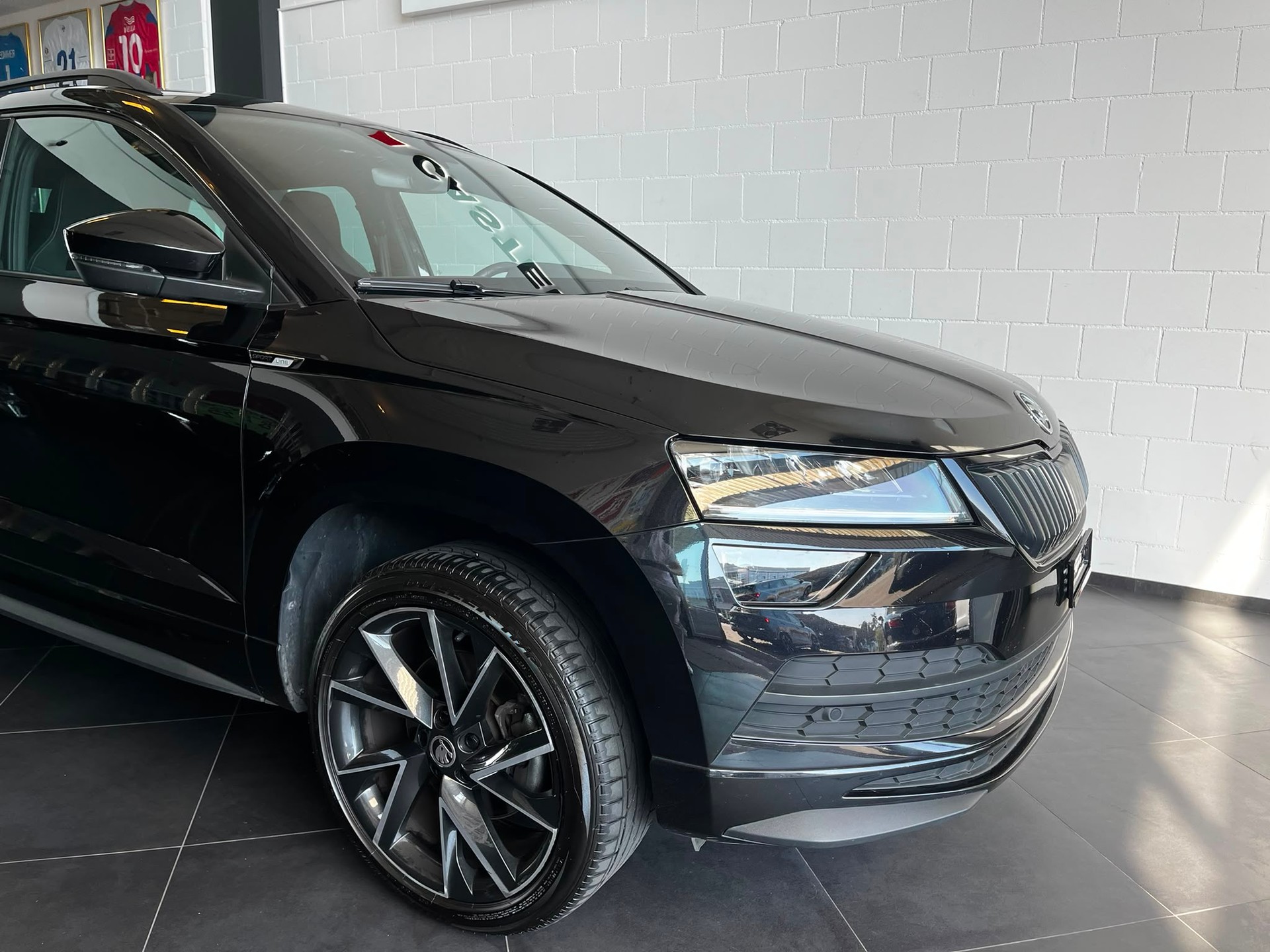 SKODA Karoq 2.0 TSI SportLine 4x4 DSG-image-1