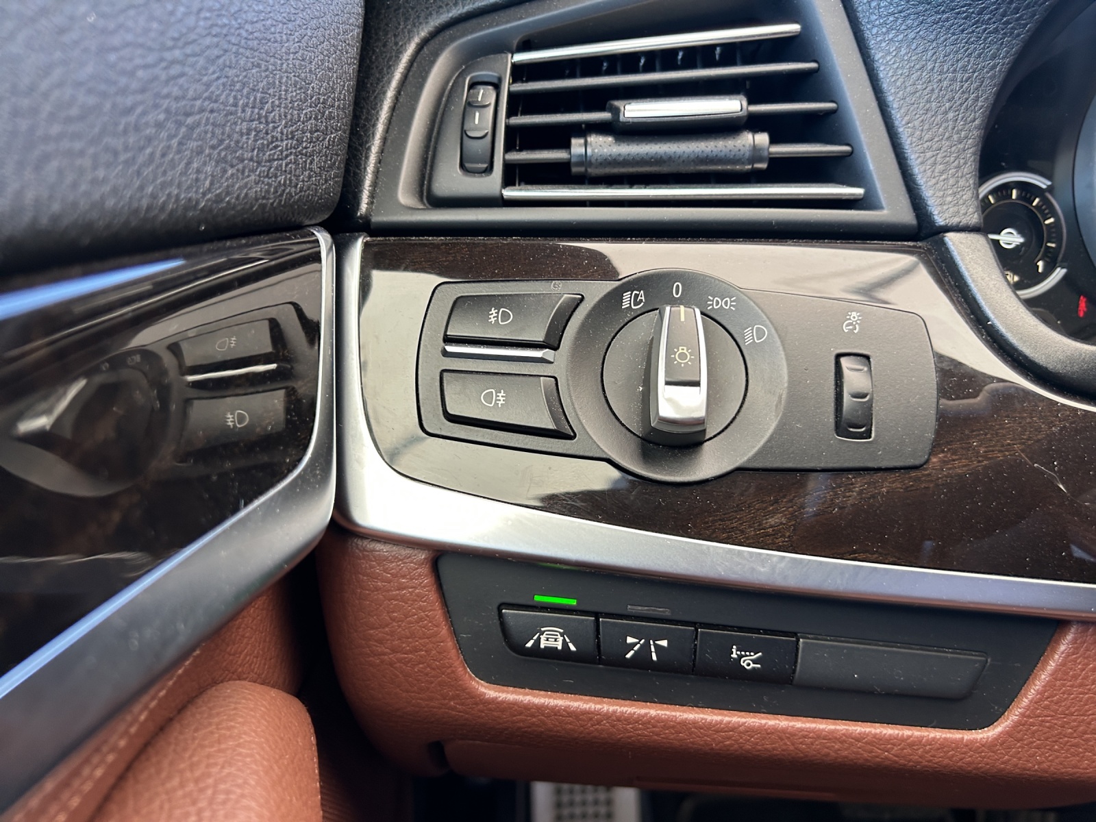 BMW 535d Touring xDrive Luxury Line Steptronic-image-19