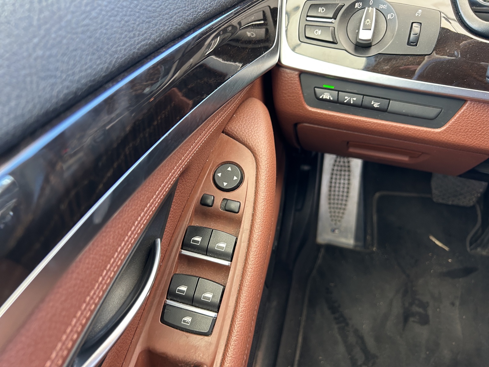 BMW 535d Touring xDrive Luxury Line Steptronic-image-14