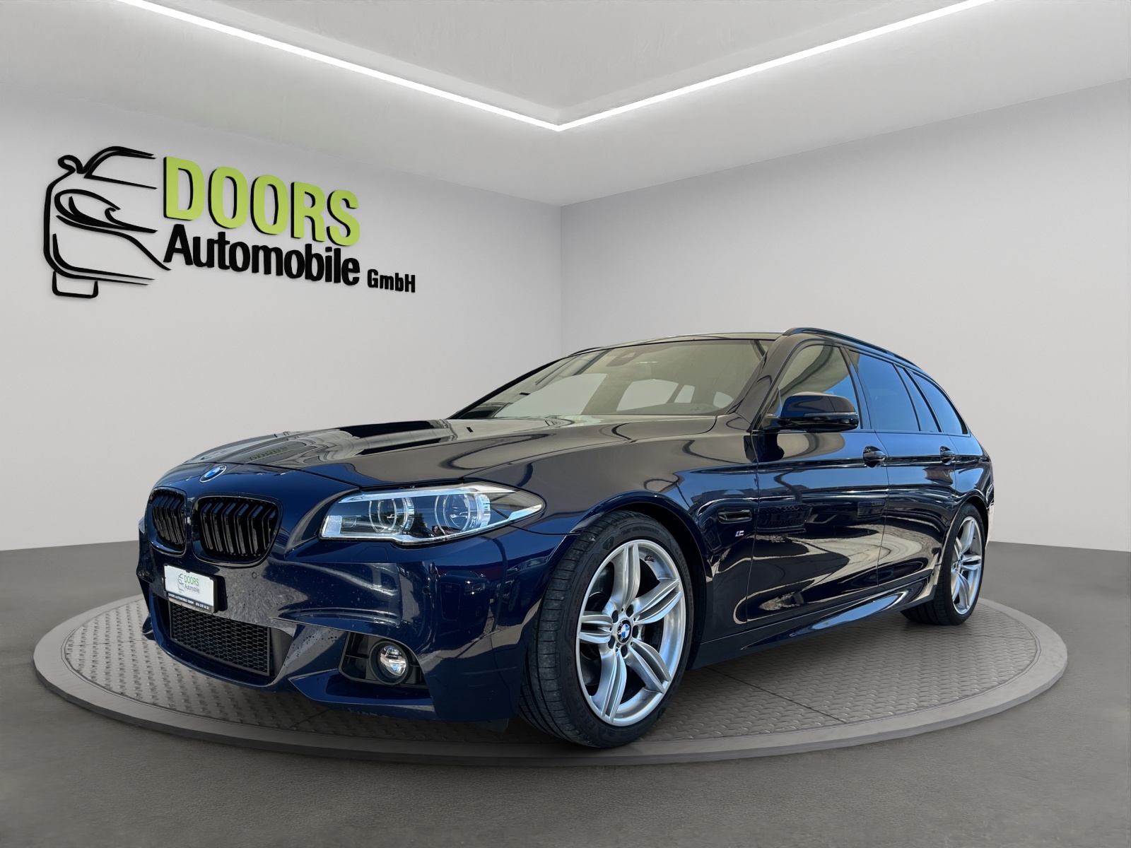 BMW 535d Touring xDrive Luxury Line Steptronic-image-2