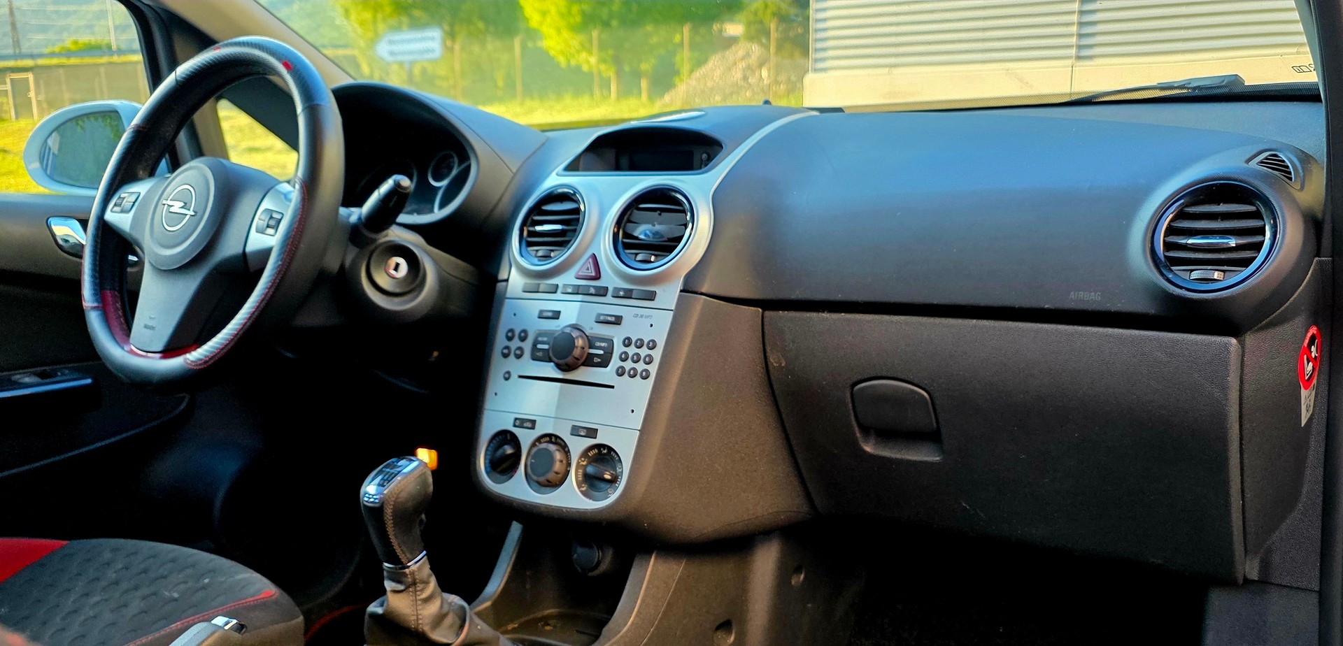 OPEL Corsa 1.6 Turbo GSi-image-7
