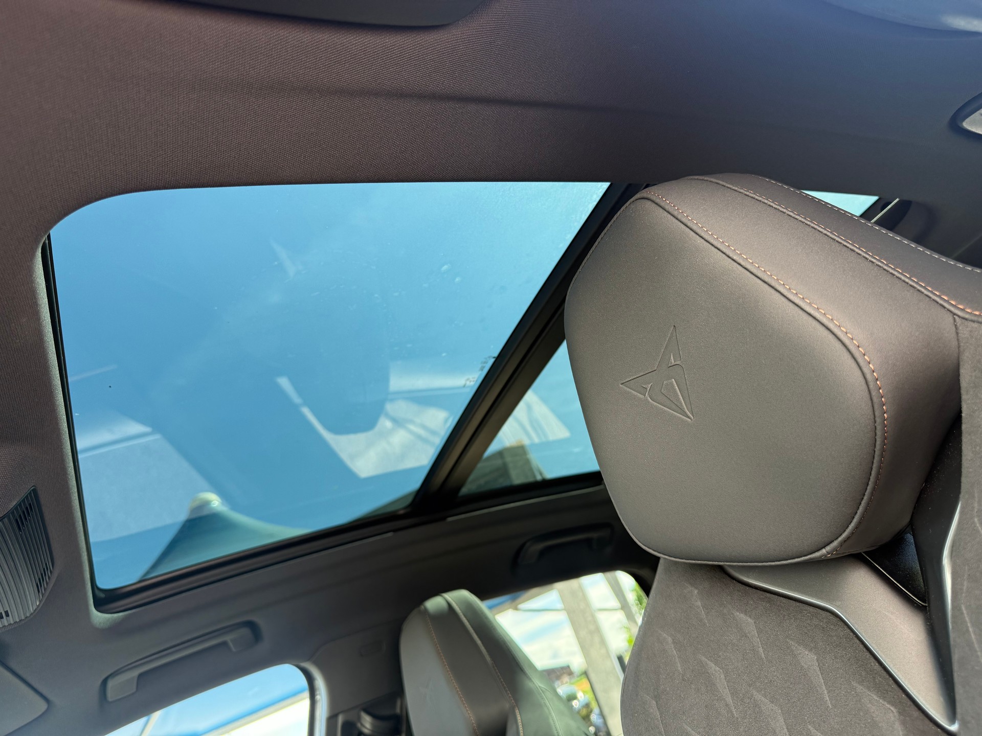 CUPRA Terramar 2.0 TSI VZ 4Drive DSG **** SONDERLACK DARK VOID MET ***-image-10