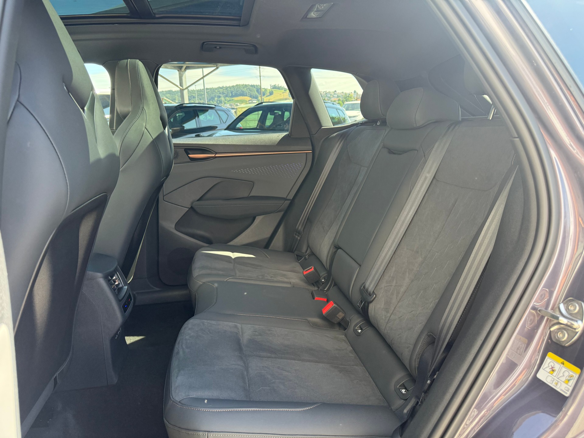CUPRA Terramar 2.0 TSI VZ 4Drive DSG **** SONDERLACK DARK VOID MET ***-image-11