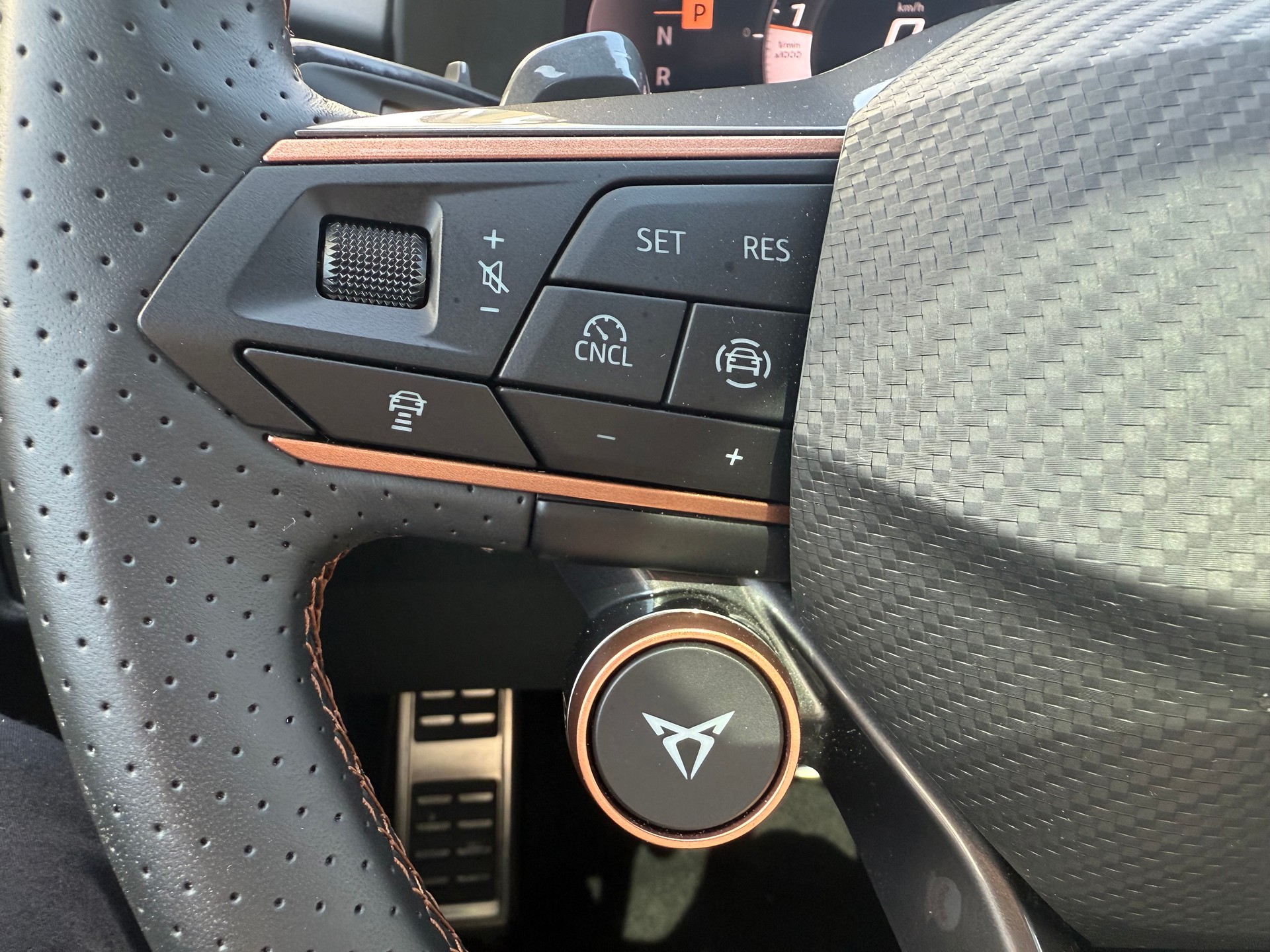 CUPRA Terramar 2.0 TSI VZ 4Drive DSG **** SONDERLACK DARK VOID MET ***-image-15