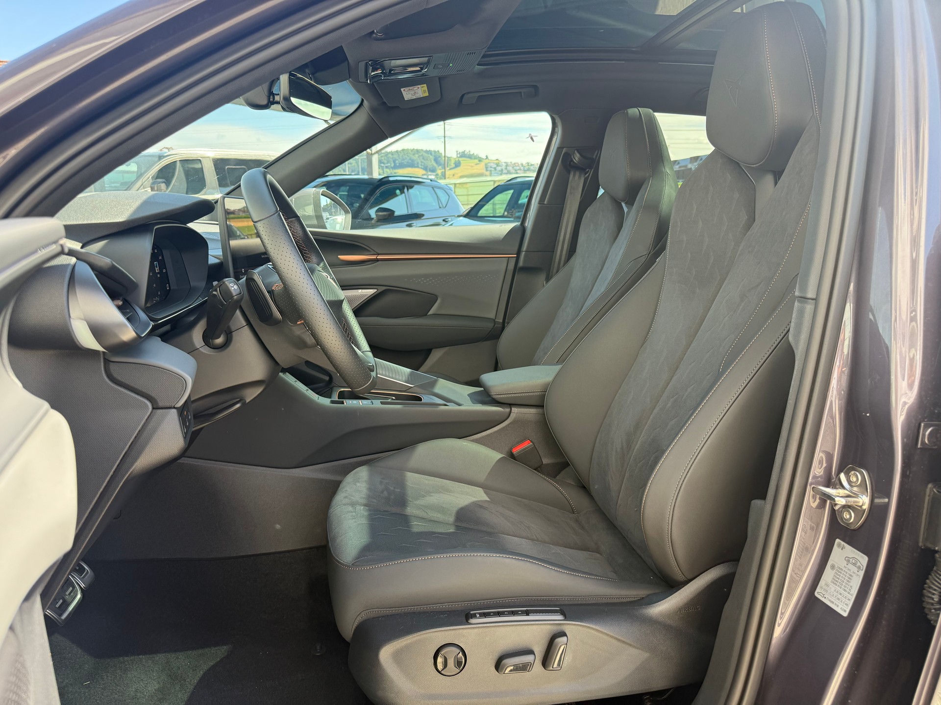 CUPRA Terramar 2.0 TSI VZ 4Drive DSG **** SONDERLACK DARK VOID MET ***-image-9