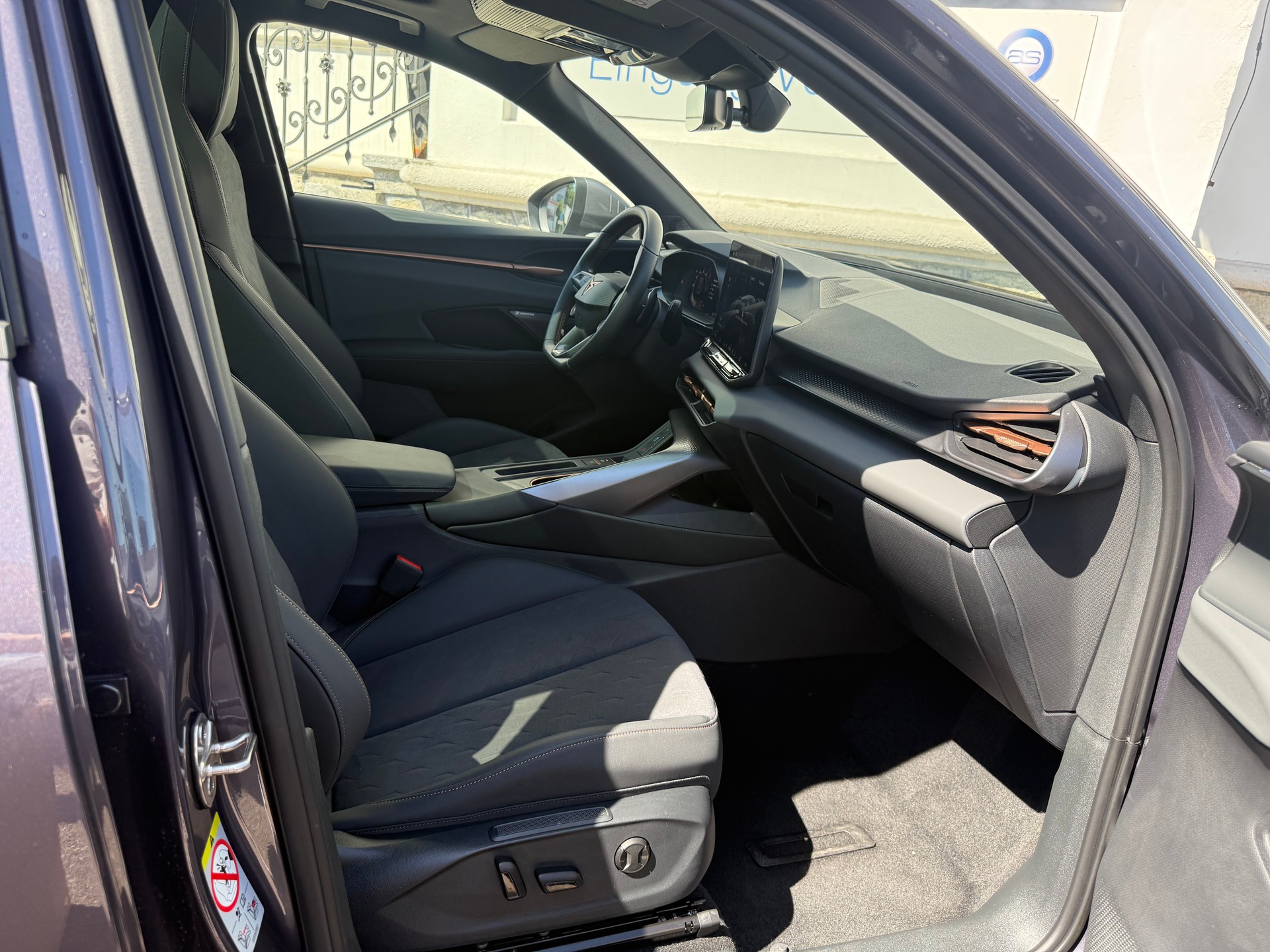 CUPRA Terramar 2.0 TSI VZ 4Drive DSG **** SONDERLACK DARK VOID MET ***-image-12