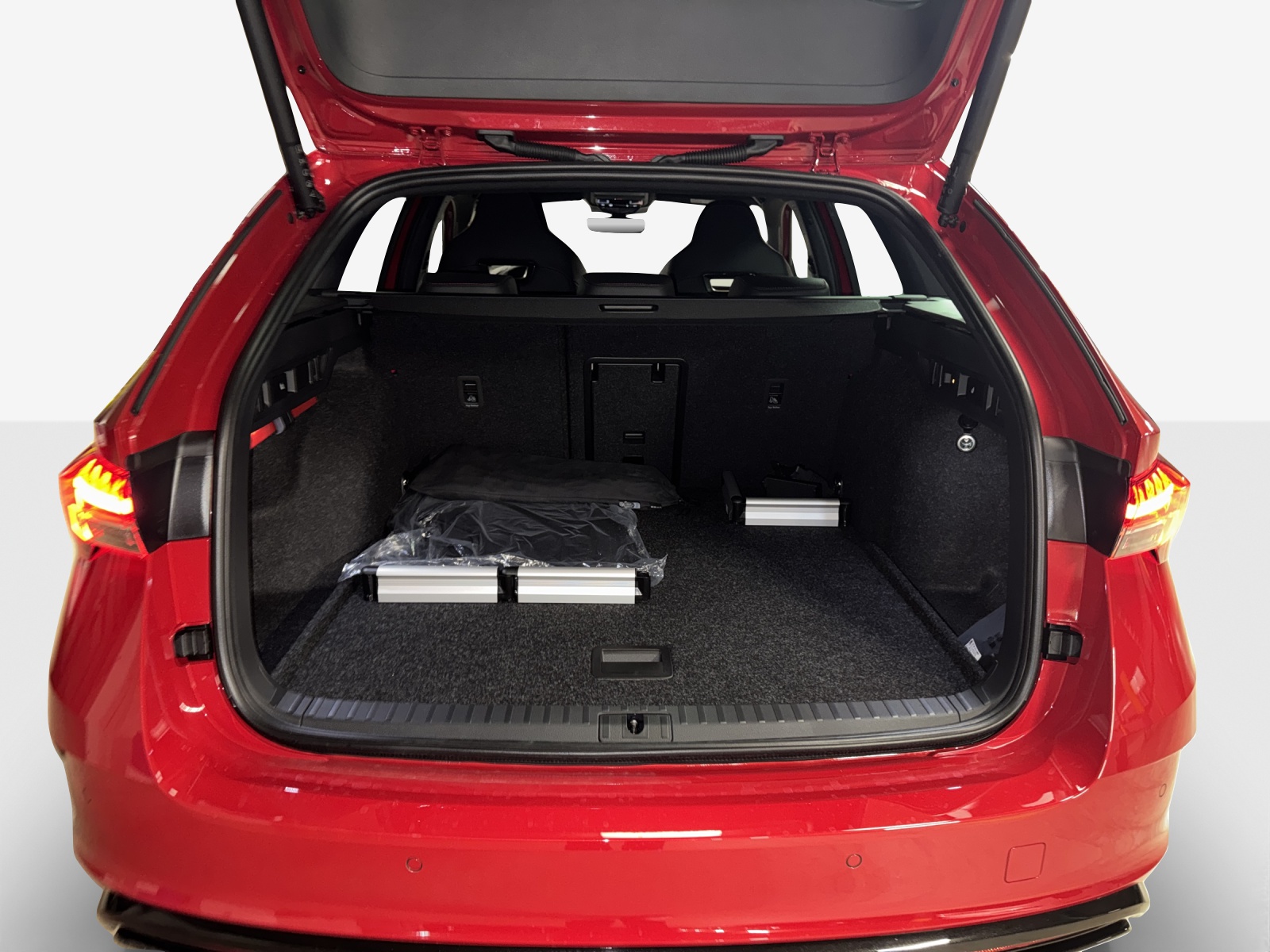SKODA Octavia RS 30 Years Edition-image-12