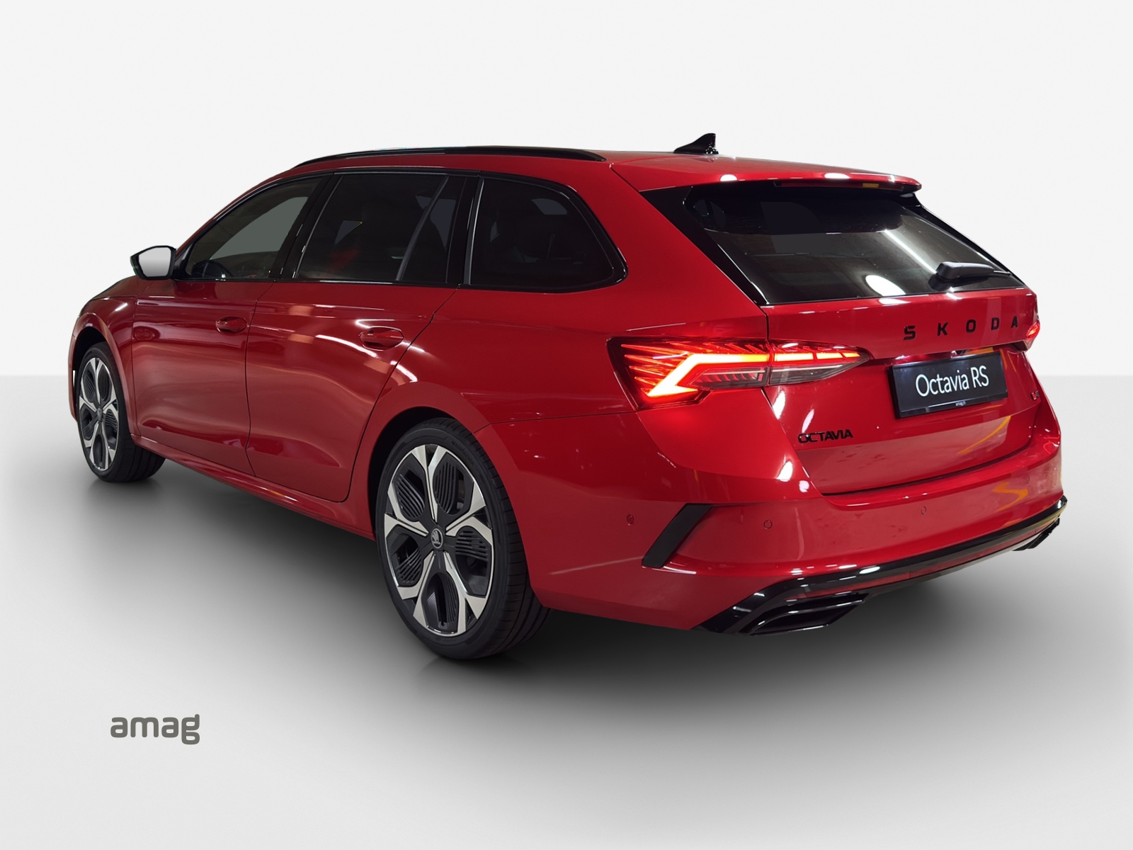 SKODA Octavia RS 30 Years Edition-image-2