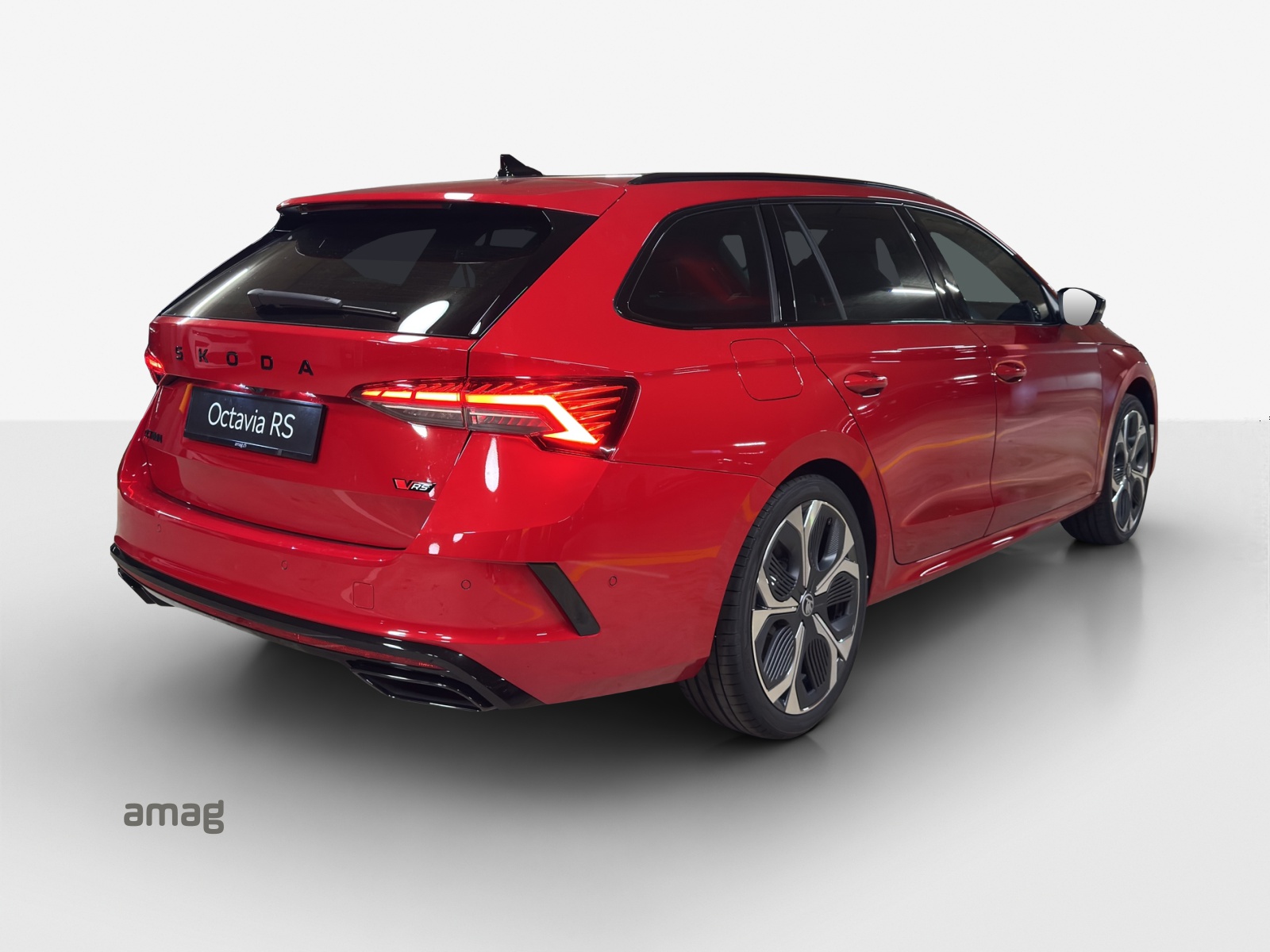 SKODA Octavia RS 30 Years Edition-image-4