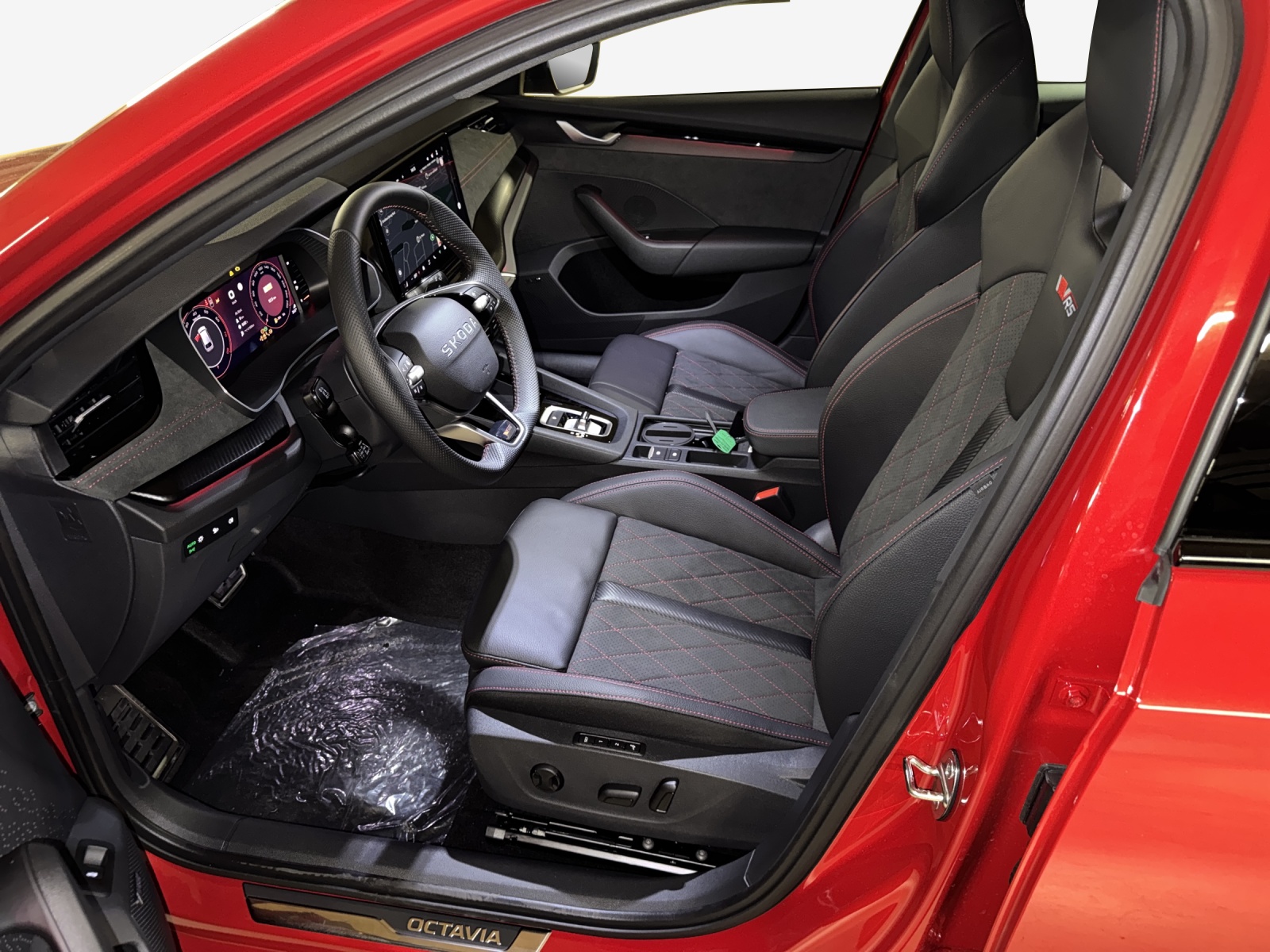 SKODA Octavia RS 30 Years Edition-image-7