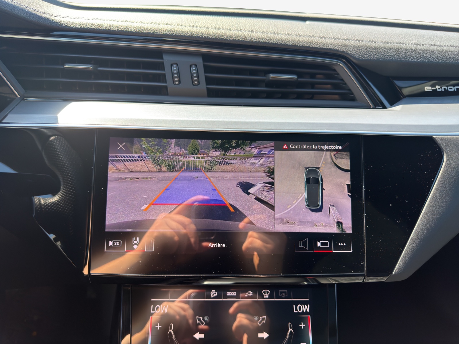 AUDI e-tron 55 S Line quattro-image-14