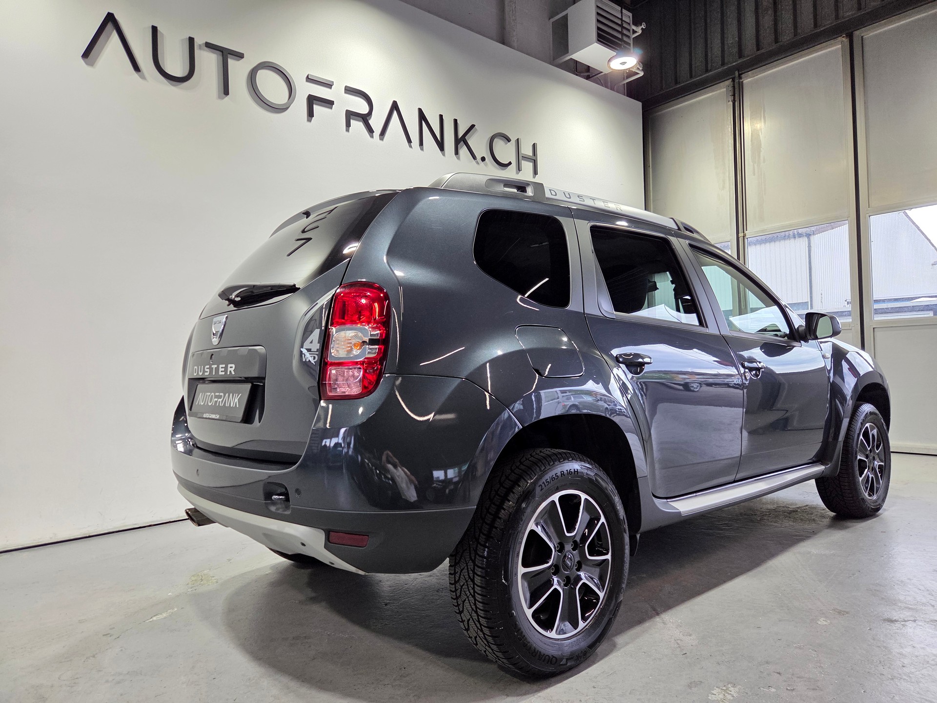 DACIA Duster 1.2 TCe FmF Strongm.R 4x4 S/S-image-2