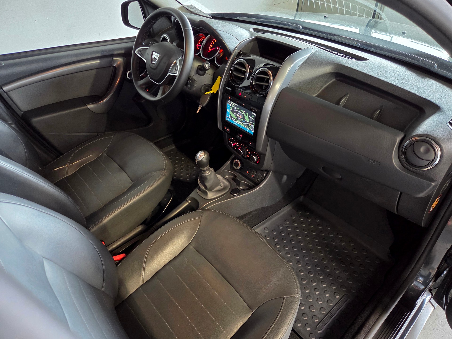 DACIA Duster 1.2 TCe FmF Strongm.R 4x4 S/S-image-11