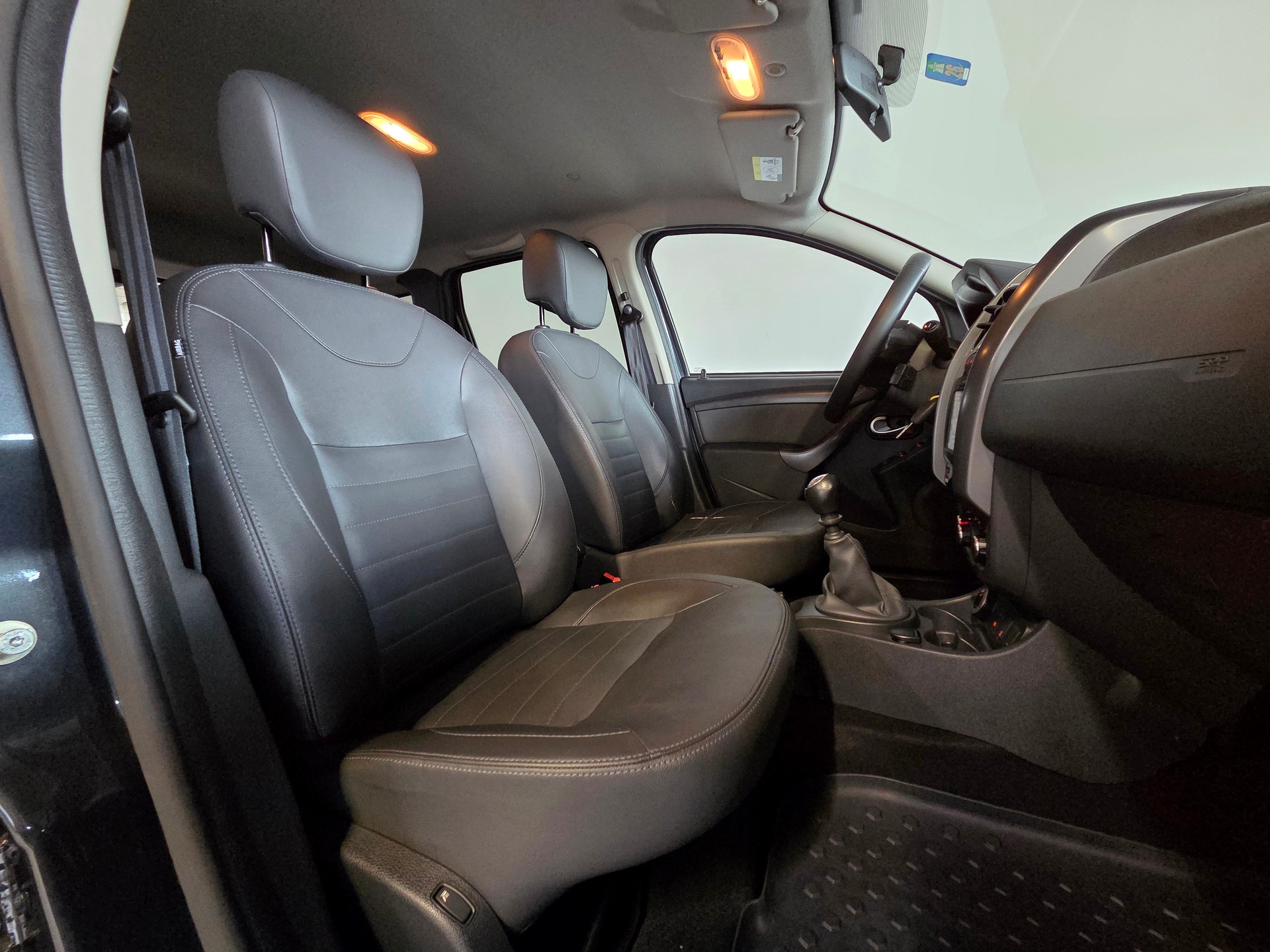 DACIA Duster 1.2 TCe FmF Strongm.R 4x4 S/S-image-4