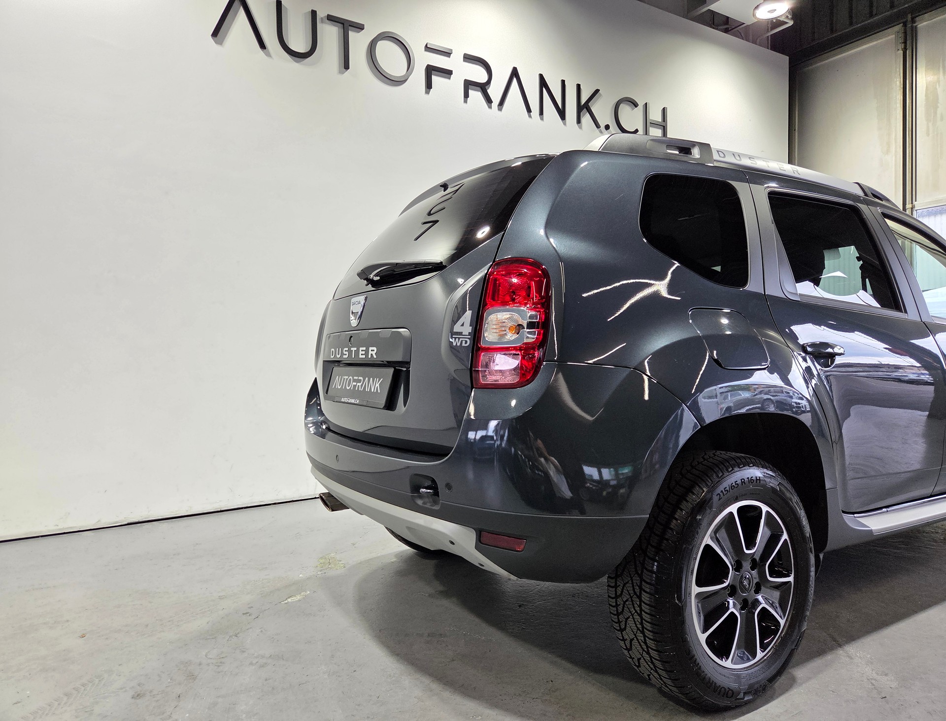 DACIA Duster 1.2 TCe FmF Strongm.R 4x4 S/S-image-9
