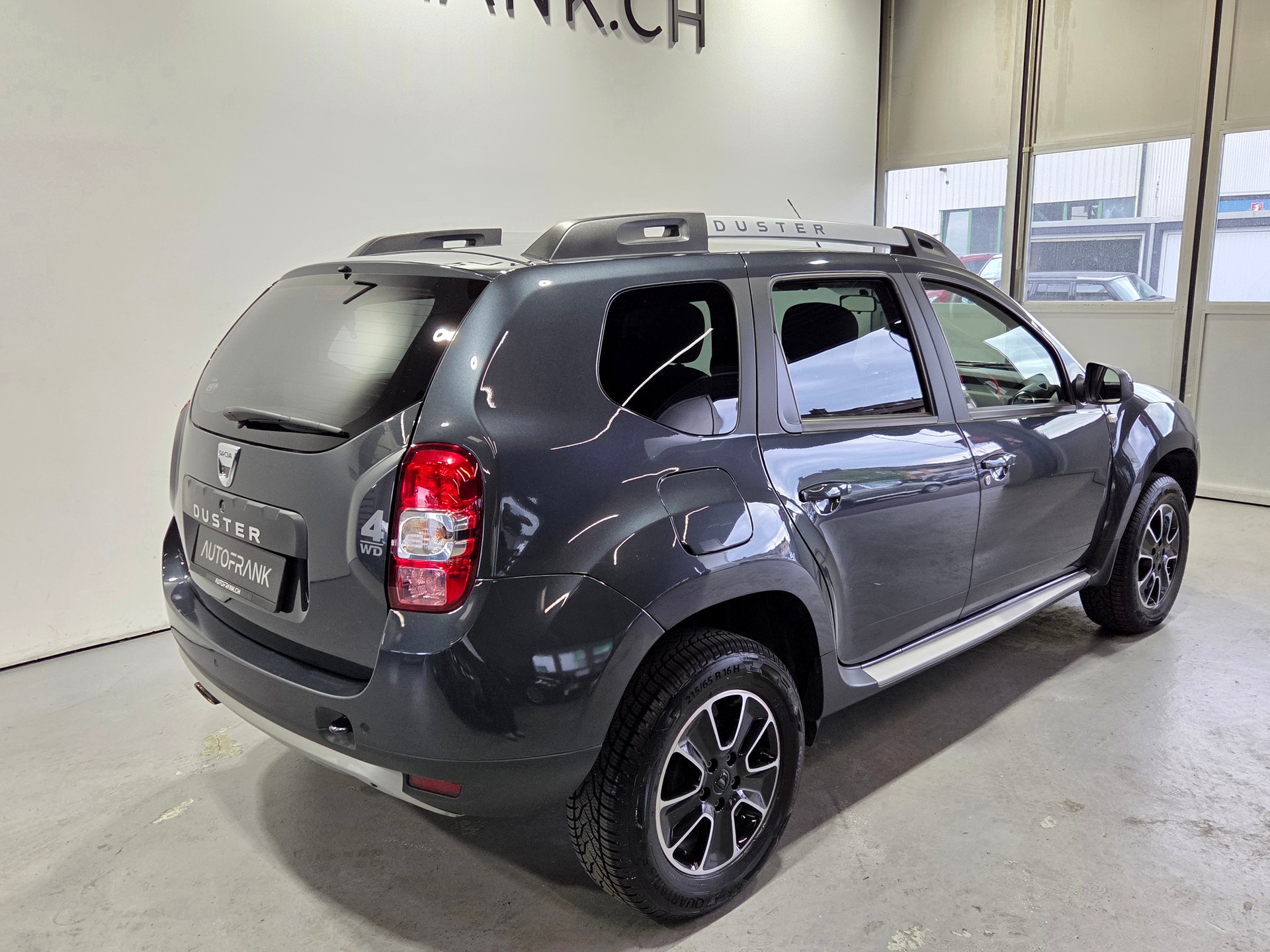 DACIA Duster 1.2 TCe FmF Strongm.R 4x4 S/S-image-13