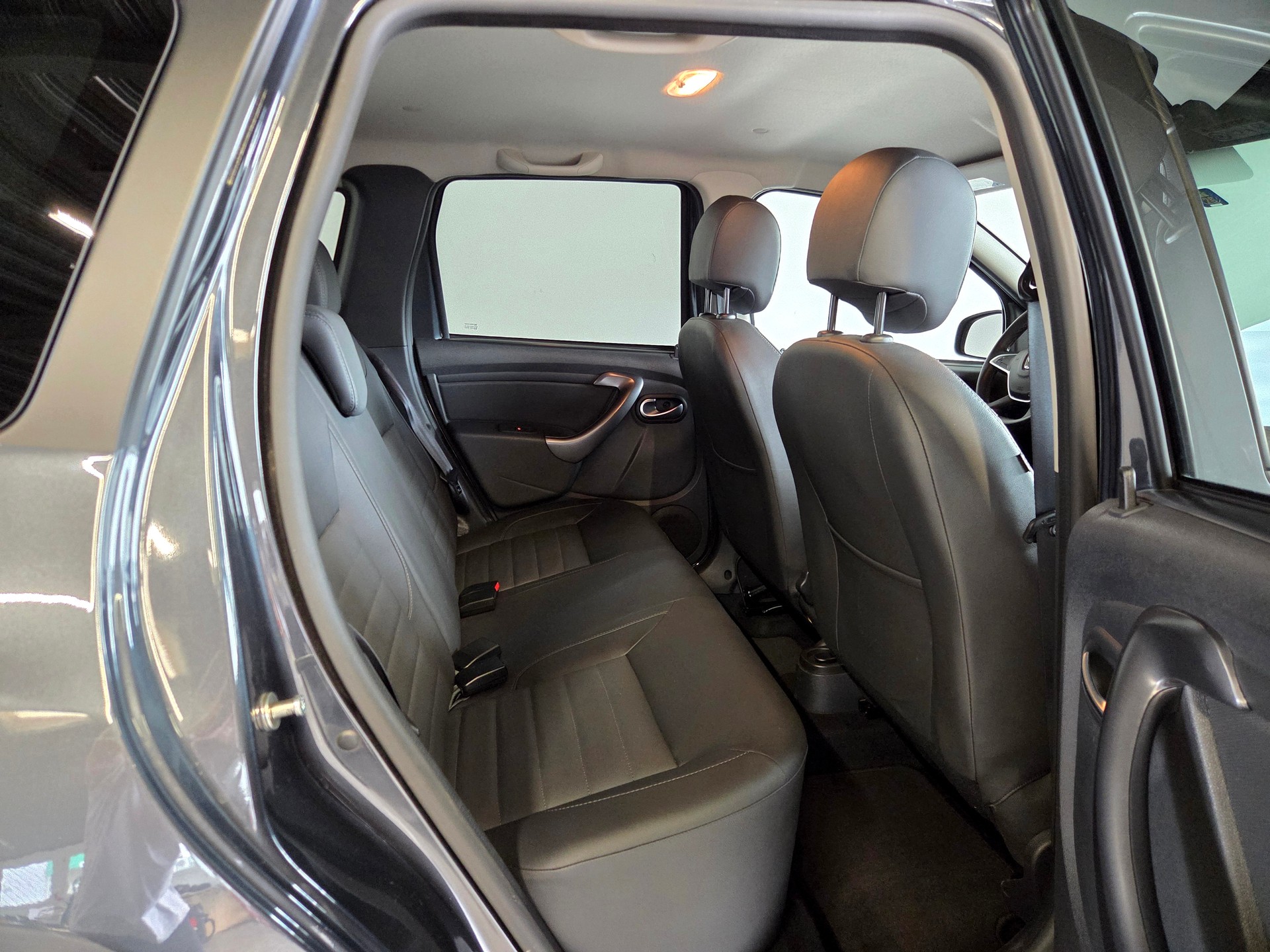 DACIA Duster 1.2 TCe FmF Strongm.R 4x4 S/S-image-19
