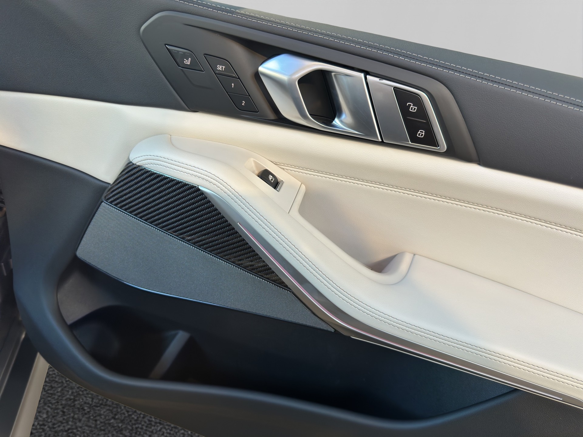 BMW X5 50e M Sport xDrive SAG-image-18