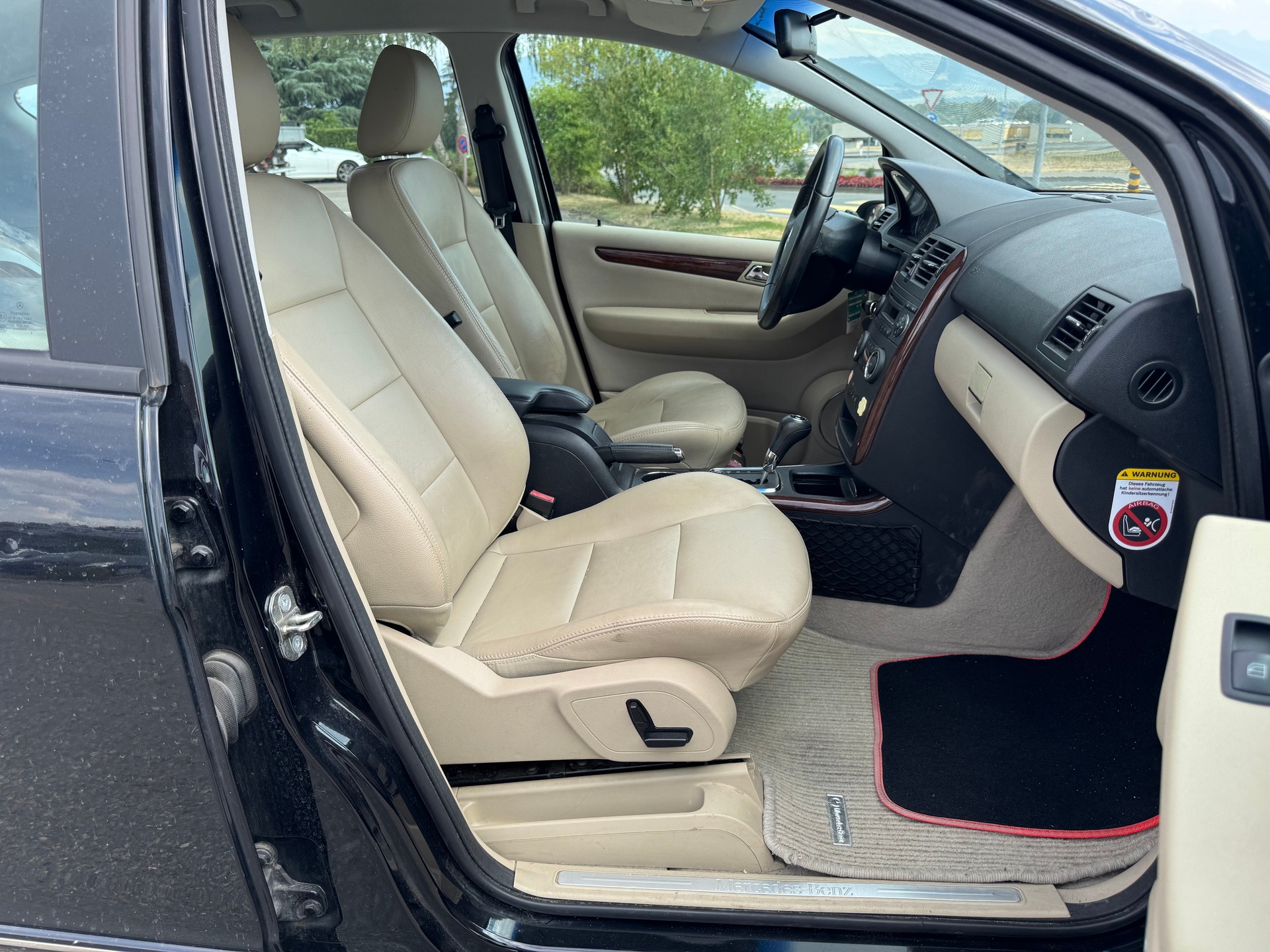 MERCEDES-BENZ A 200 Elégance Autotronic-image-7