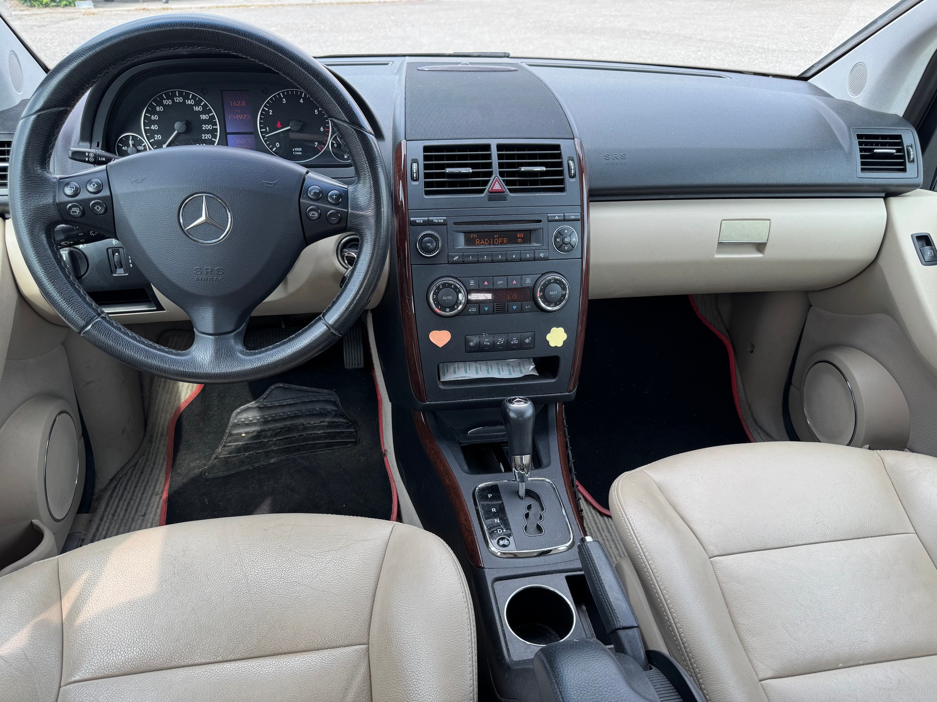 MERCEDES-BENZ A 200 Elégance Autotronic-image-1