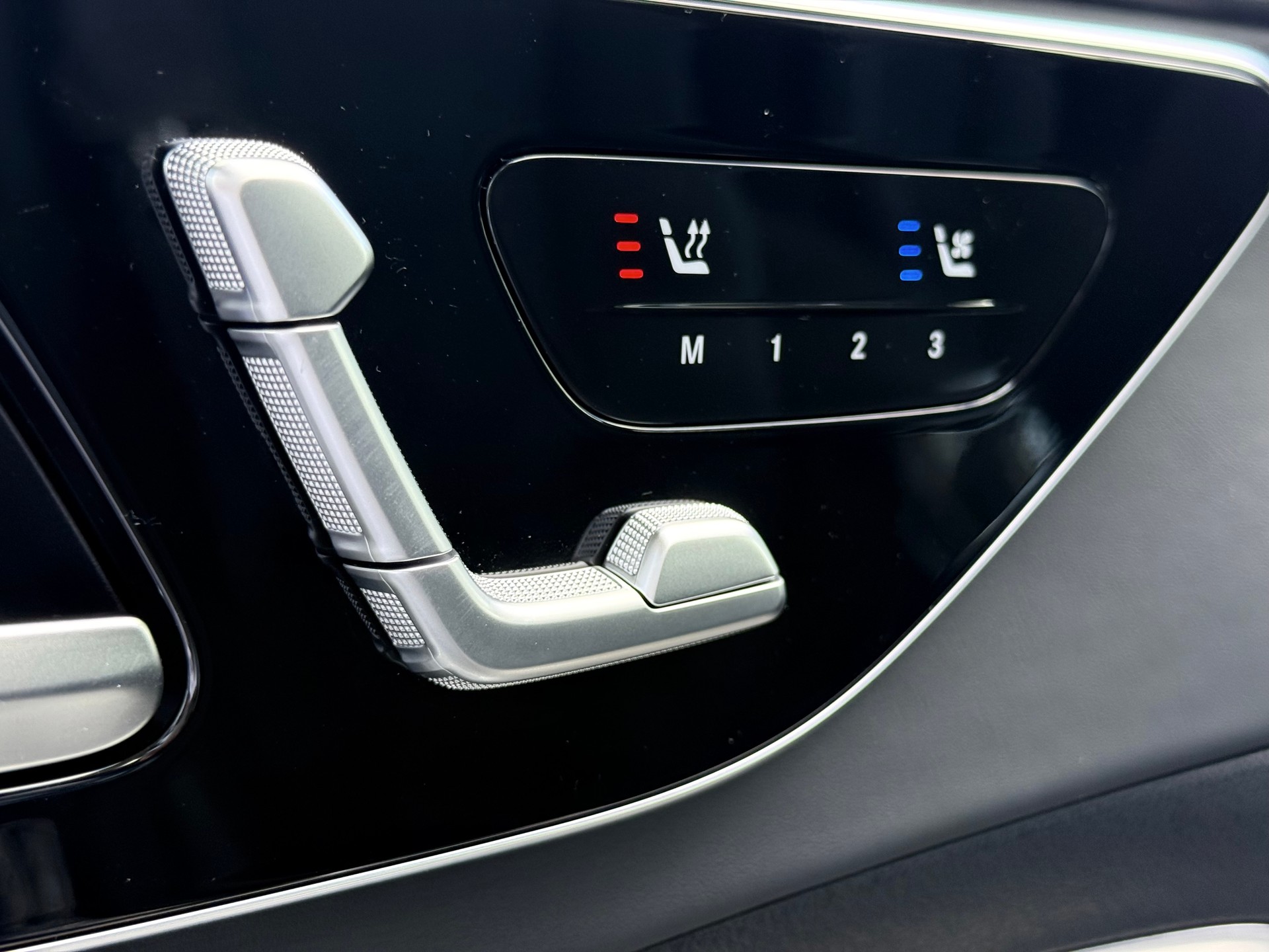 MERCEDES-BENZ C 220 d AMG Line 4 Matic Swiss Star-image-7