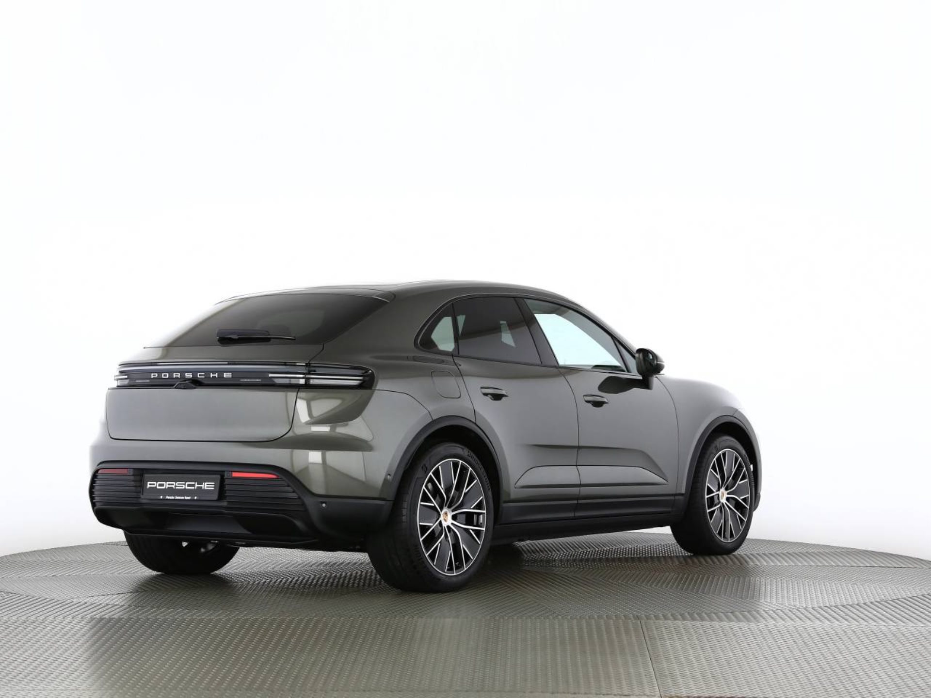 PORSCHE Macan 4-image-20