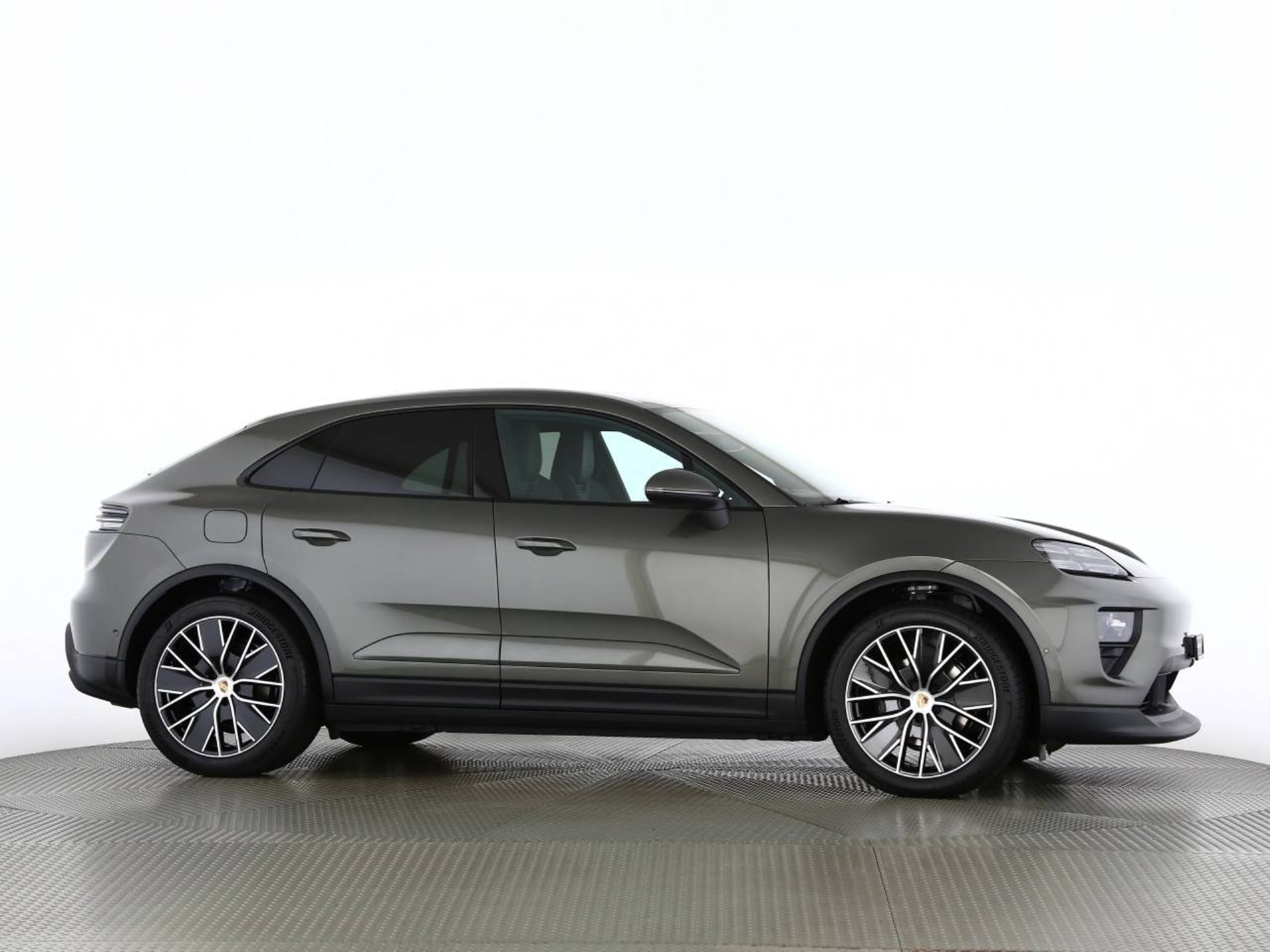 PORSCHE Macan 4-image-25