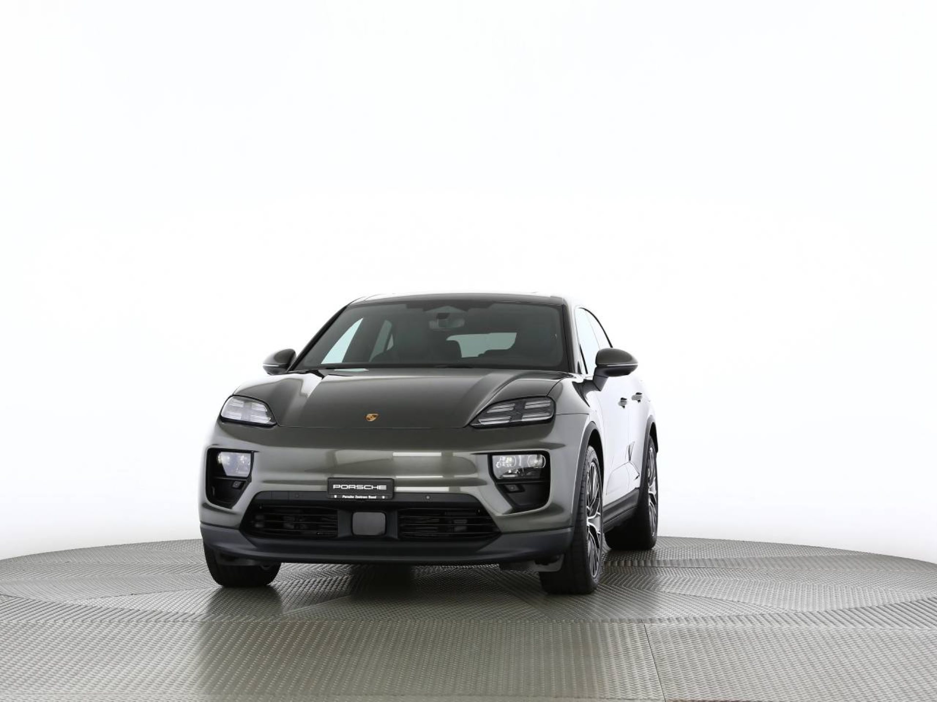 PORSCHE Macan 4-image-7
