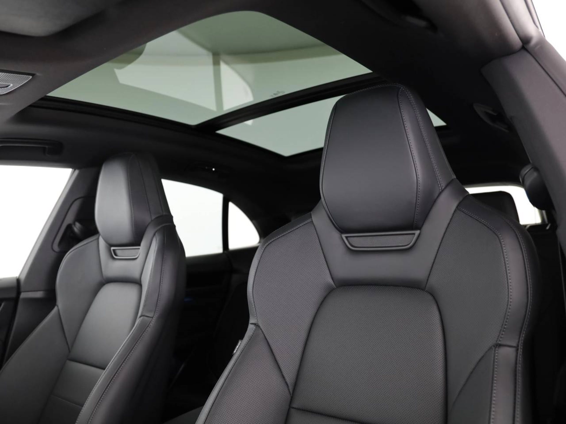 PORSCHE Macan 4-image-4