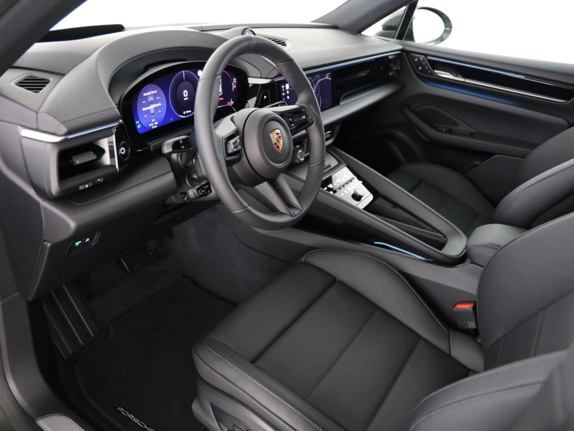 PORSCHE Macan 4-image-3