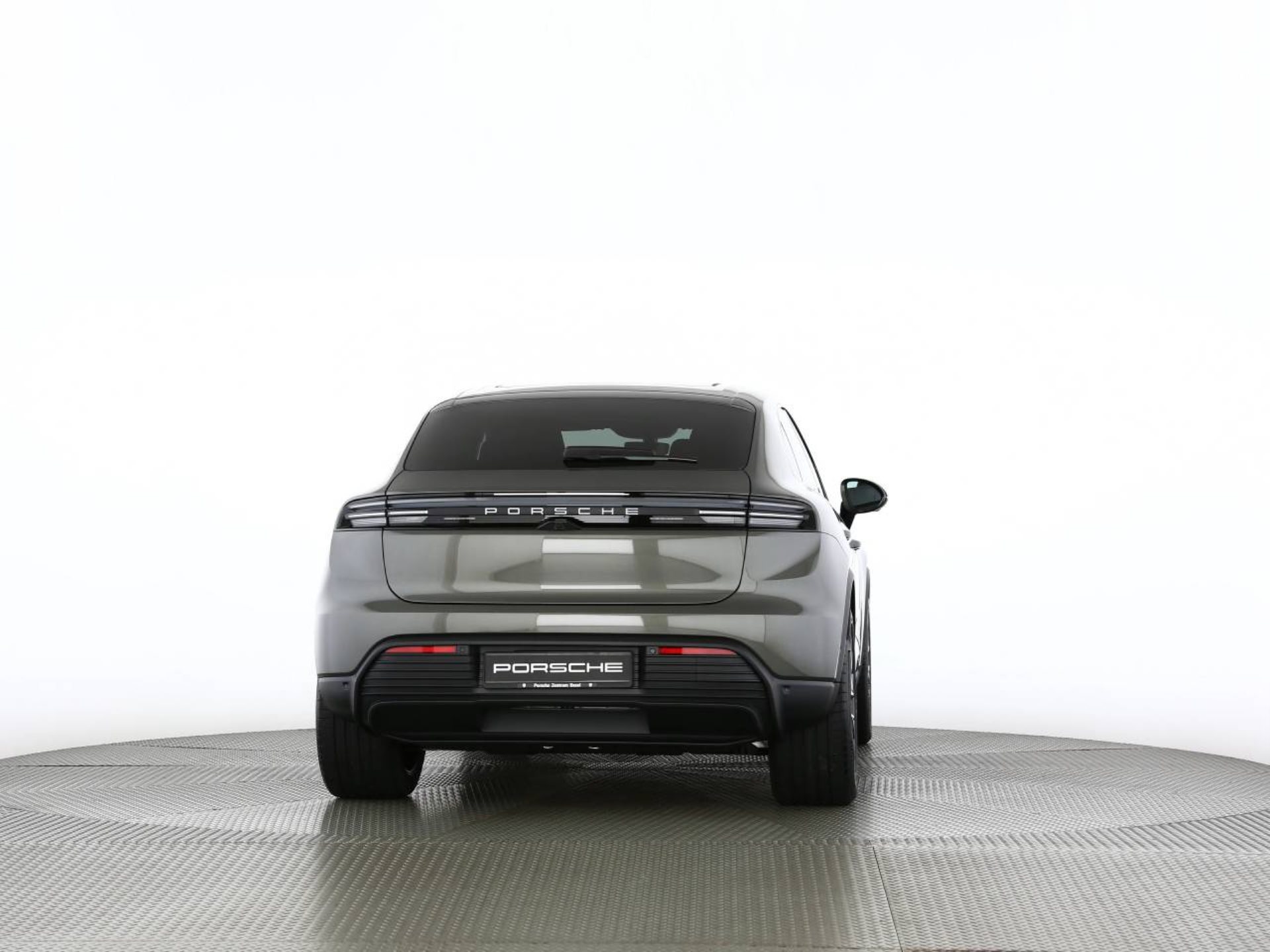 PORSCHE Macan 4-image-18