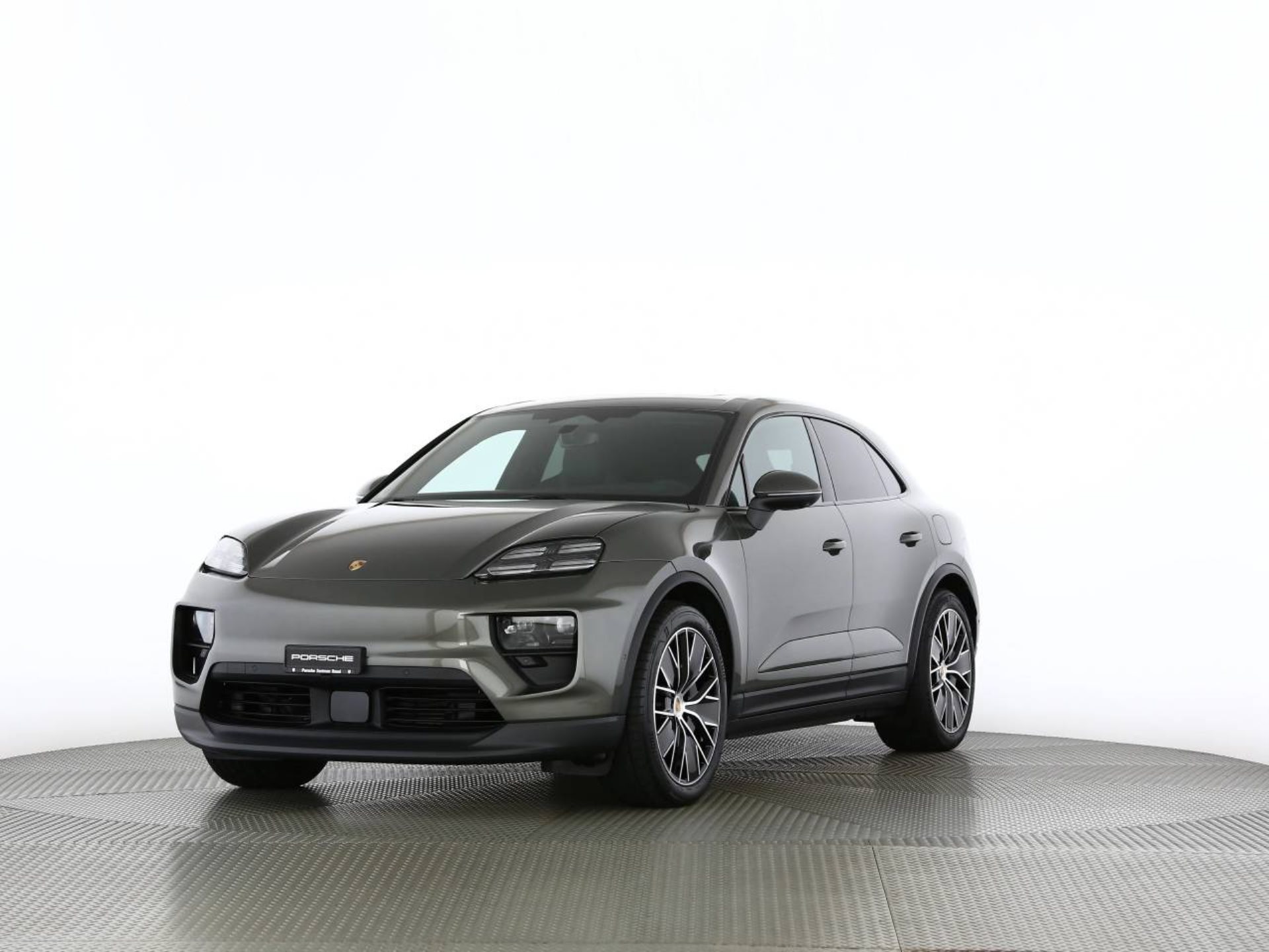 PORSCHE Macan 4-image-8
