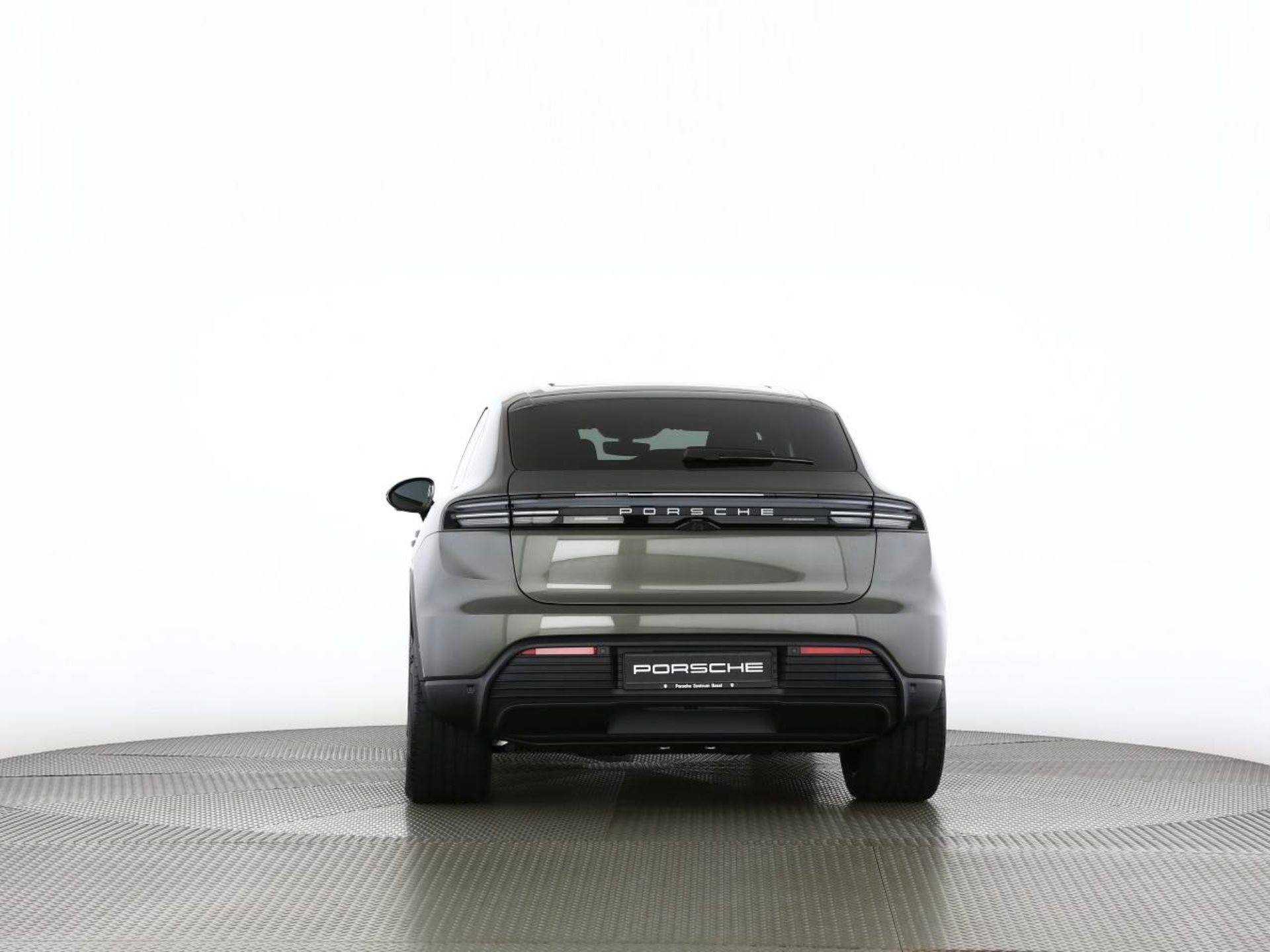 PORSCHE Macan 4-image-17
