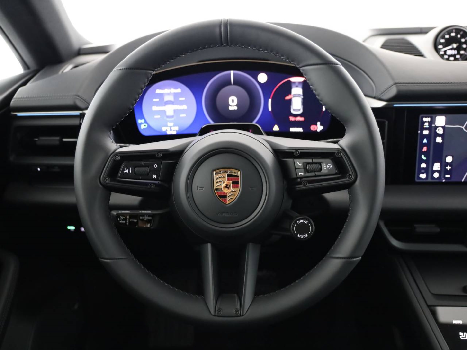 PORSCHE Macan 4-image-31