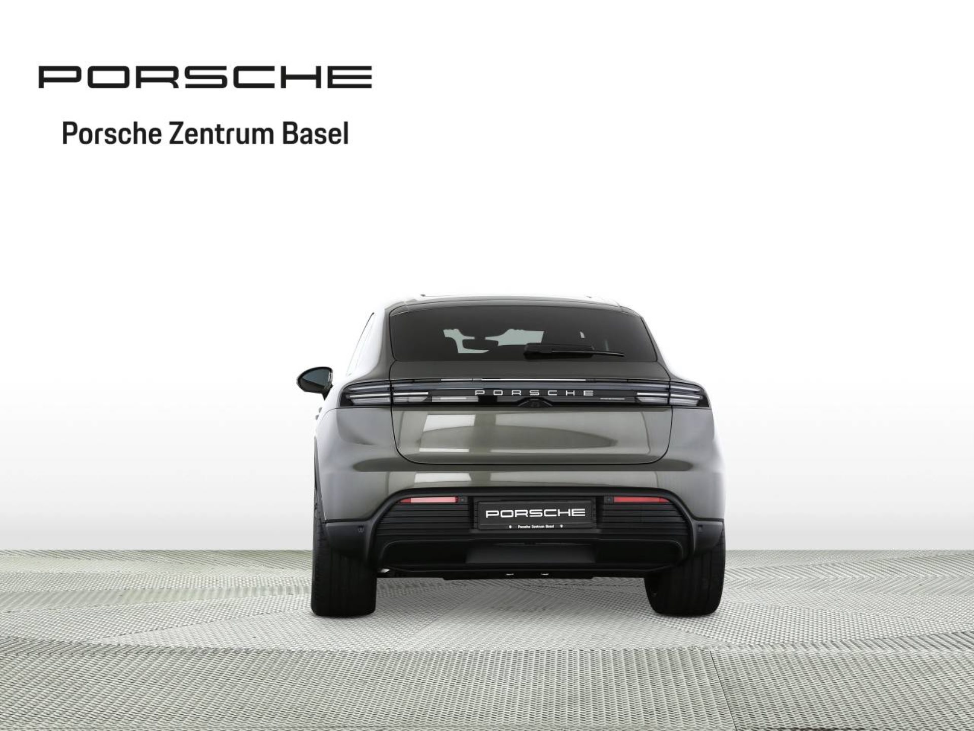 PORSCHE Macan 4-image-6