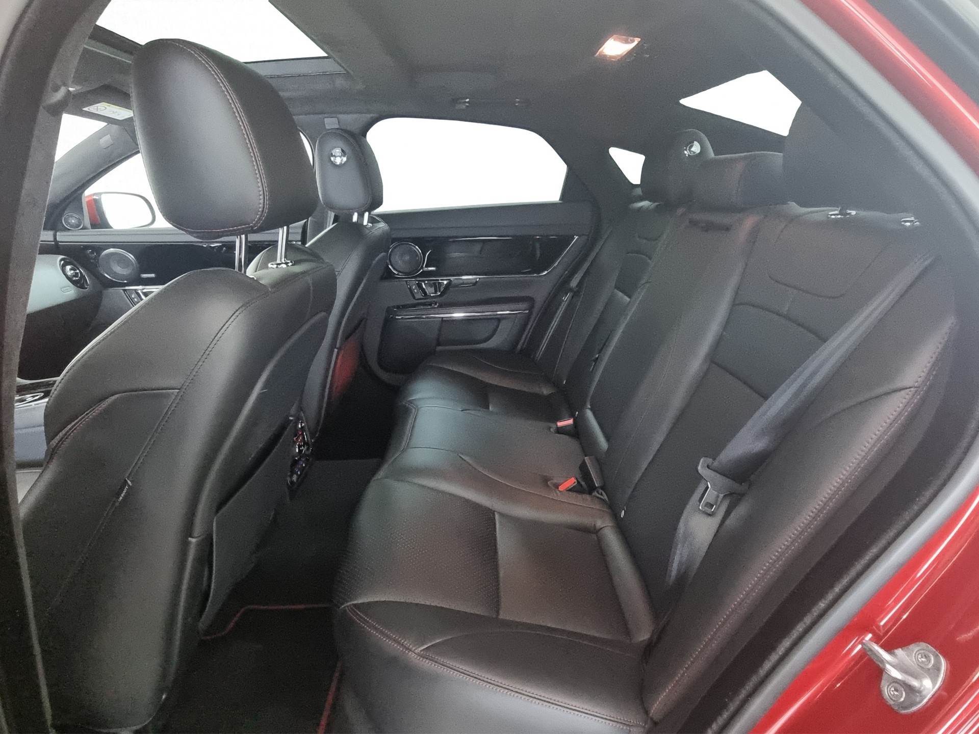 JAGUAR XJ R-Sport 3.0 V6 AWD-image-6