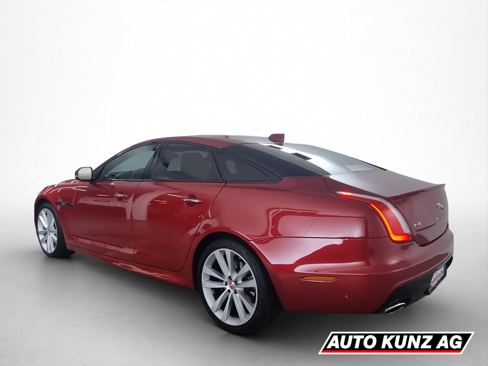 JAGUAR XJ R-Sport 3.0 V6 AWD-image-3