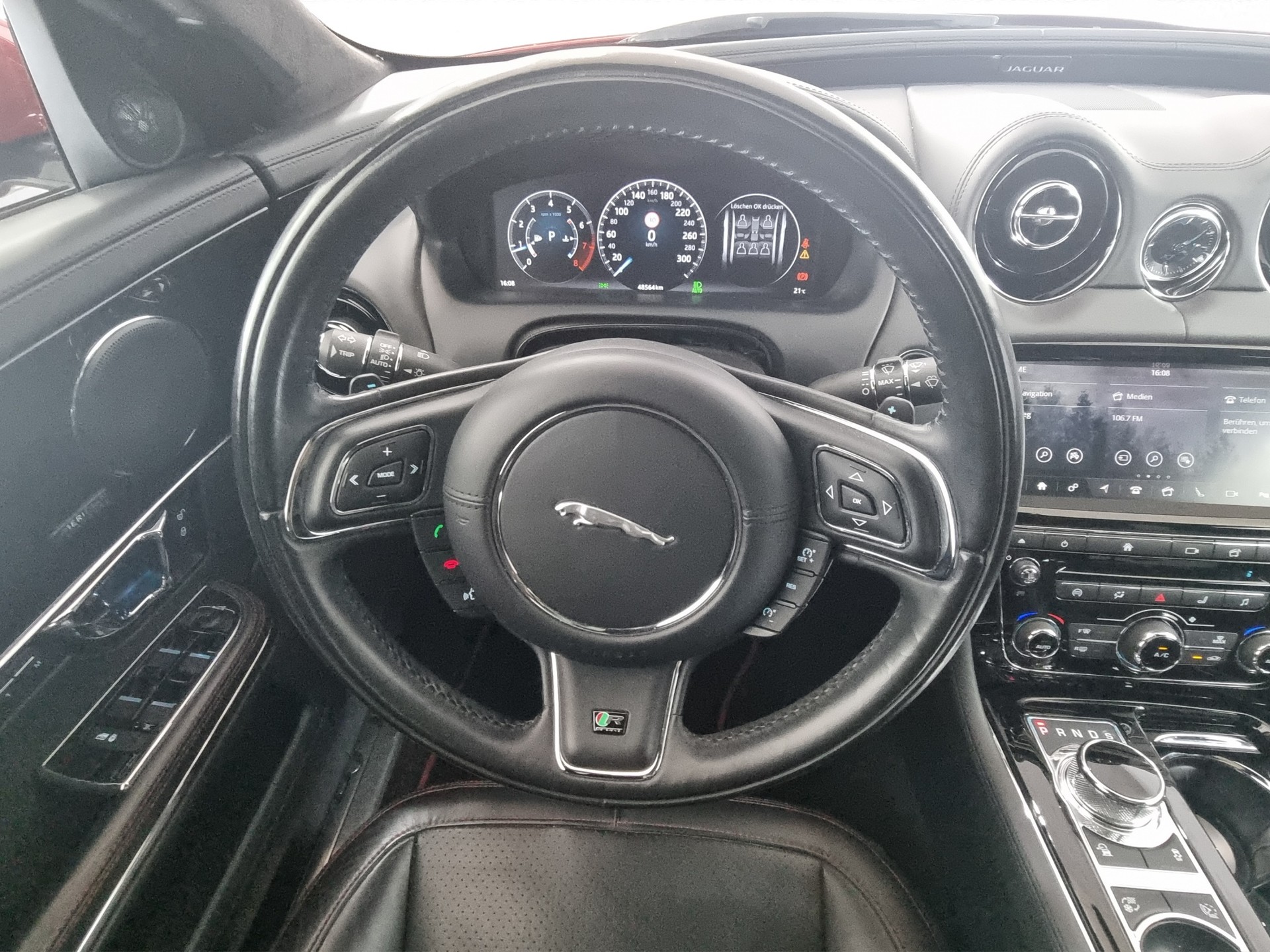 JAGUAR XJ R-Sport 3.0 V6 AWD-image-8