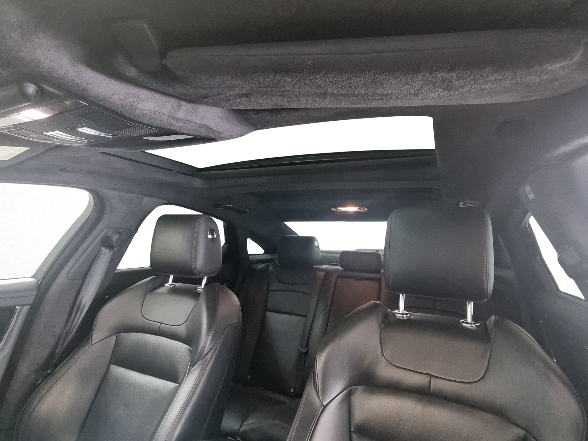 JAGUAR XJ R-Sport 3.0 V6 AWD-image-12