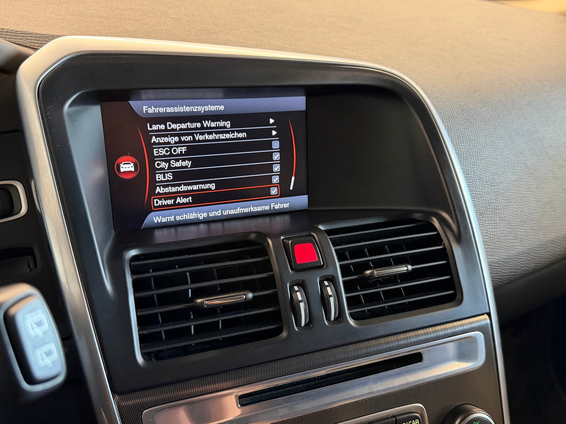 VOLVO XC60 D5 AWD R-Design Geartronic-image-20
