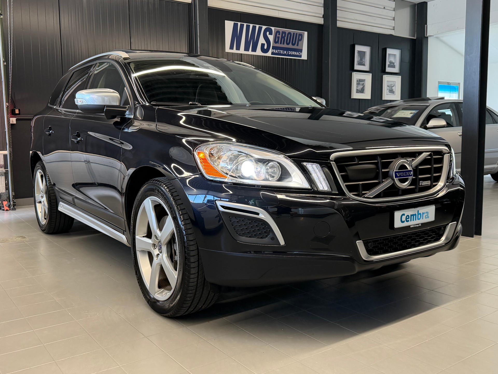 VOLVO XC60 D5 AWD R-Design Geartronic-image-0