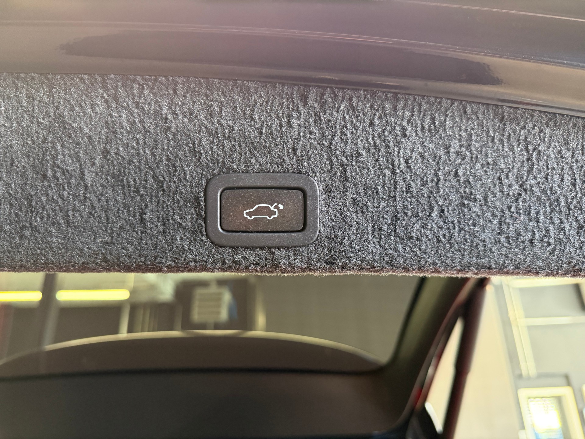 VOLVO XC60 D5 AWD R-Design Geartronic-image-25