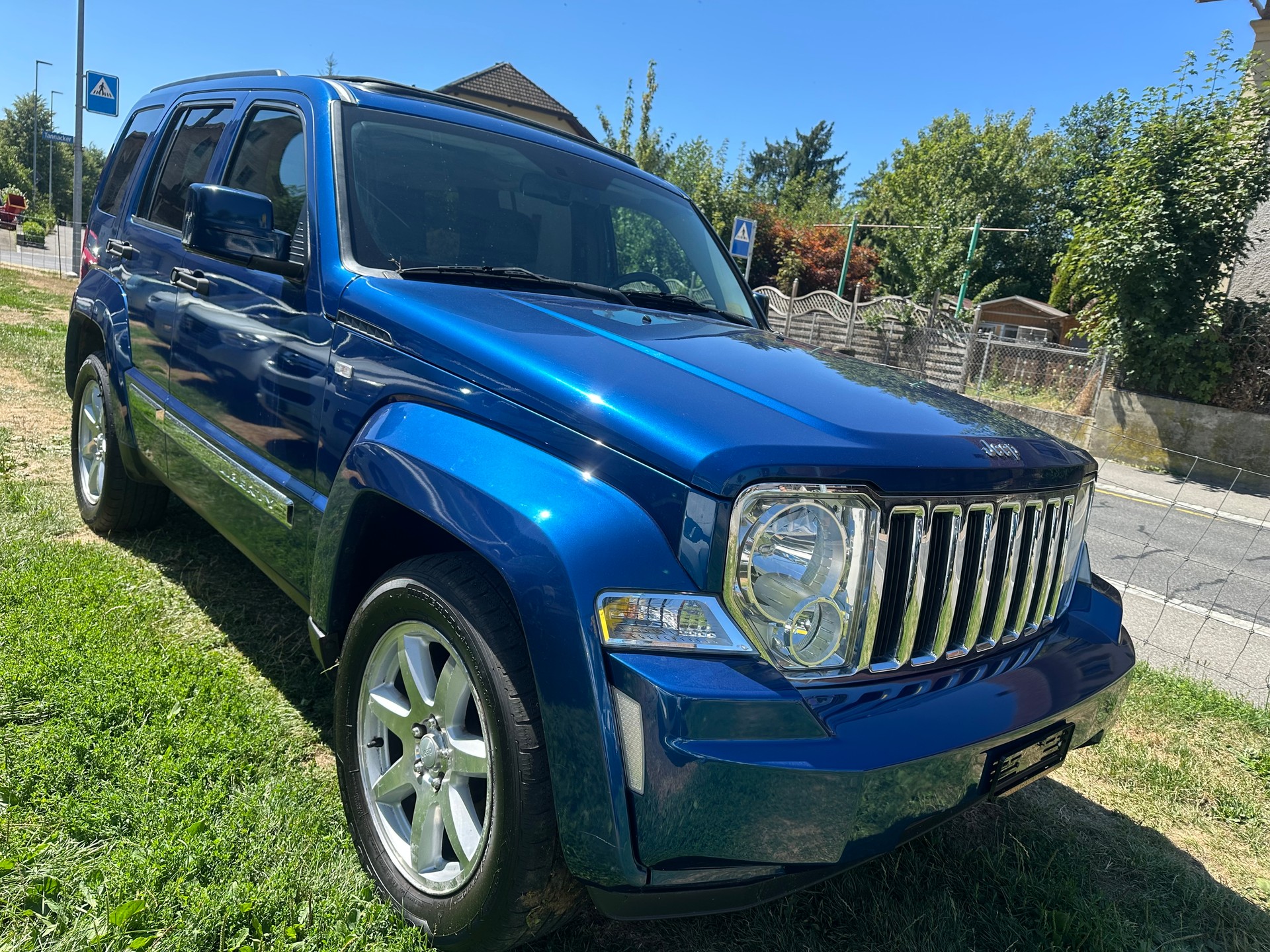 JEEP Cherokee 2.8 CRD Limited Automatic-image-2