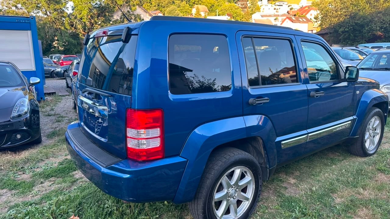 JEEP Cherokee 2.8 CRD Limited Automatic-image-2