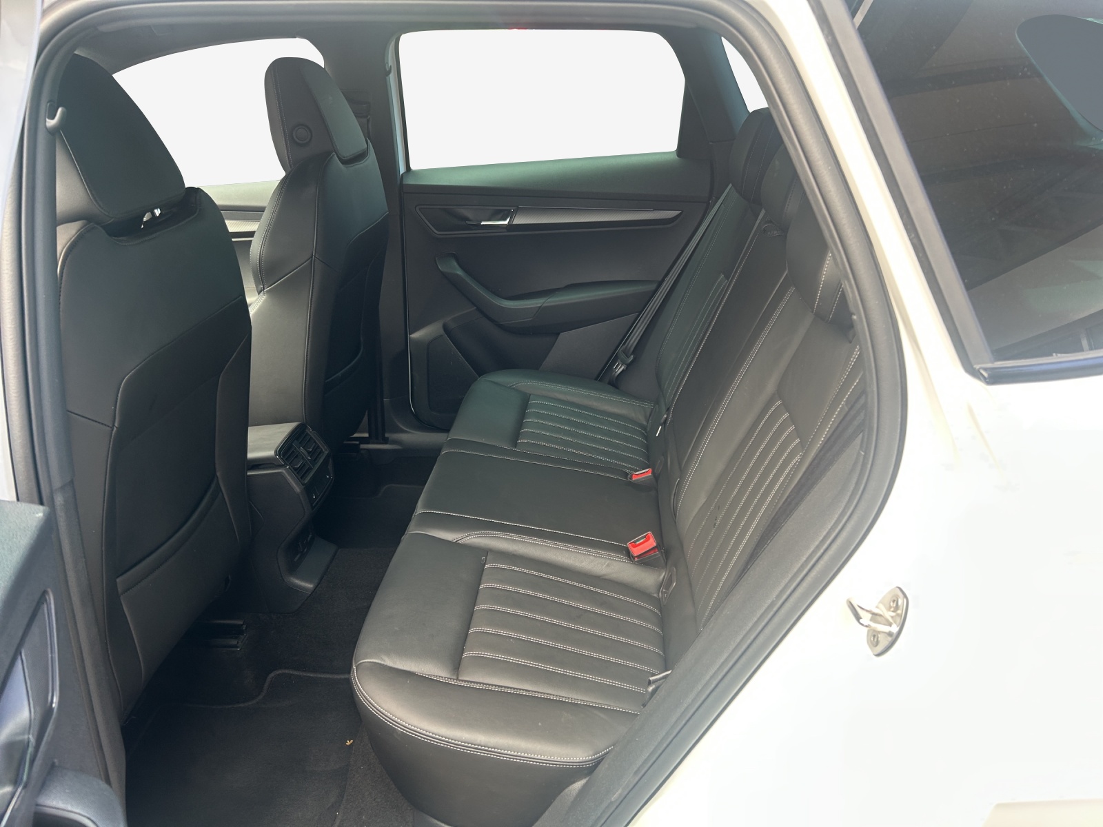SKODA Karoq 2.0 TSI SportLine 4x4 DSG-image-11
