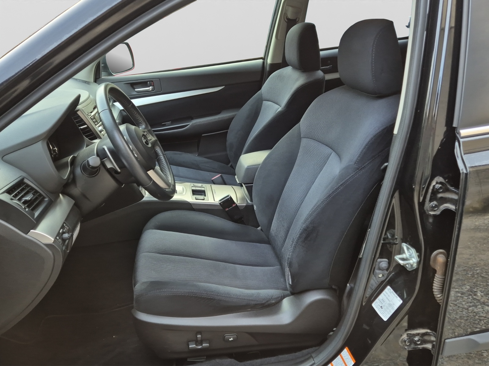 SUBARU Outback 2.5i Swiss Special AWD Lineartronic-image-12