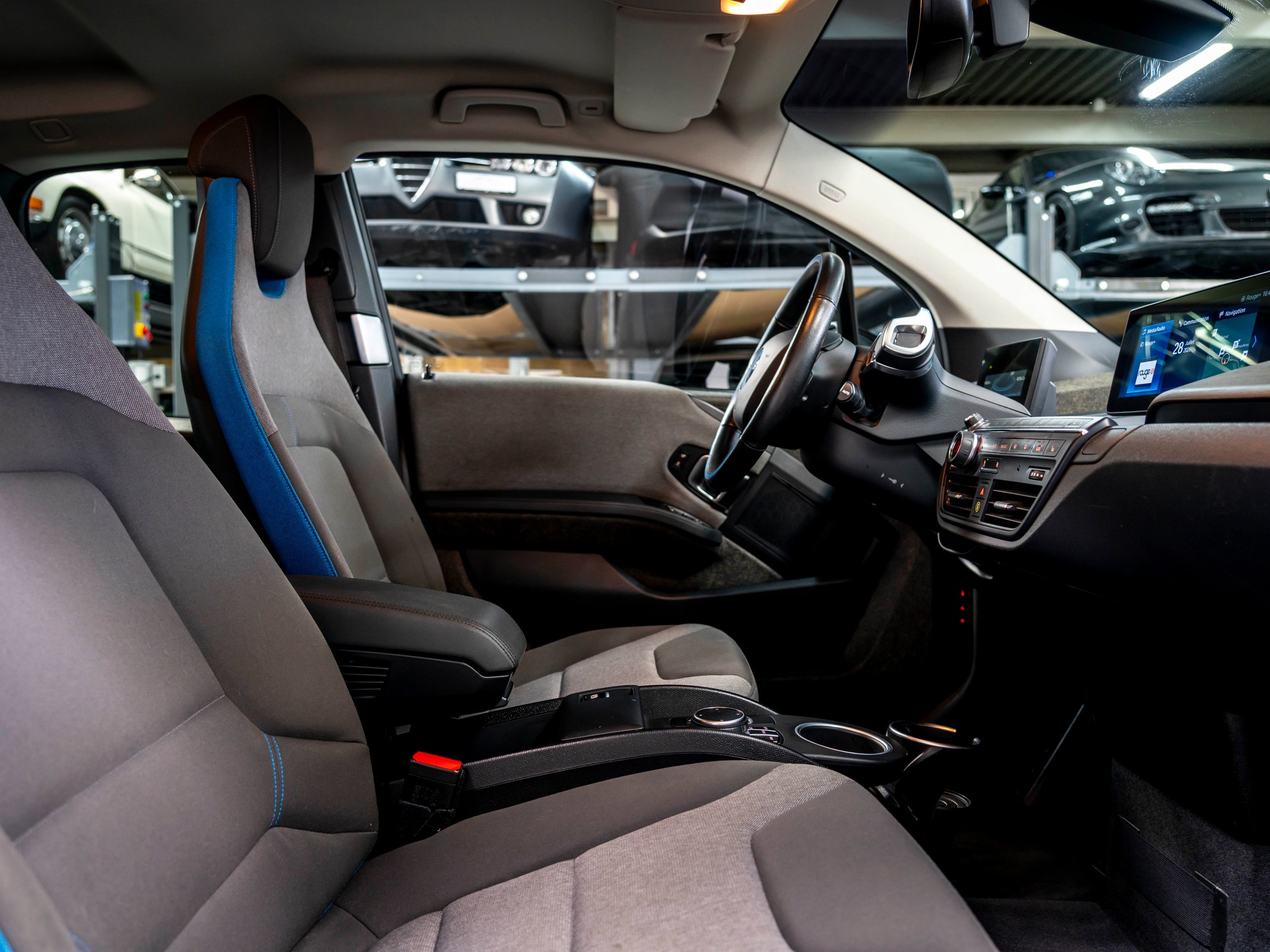BMW i3 (94Ah) Range Extender (REX)-image-24