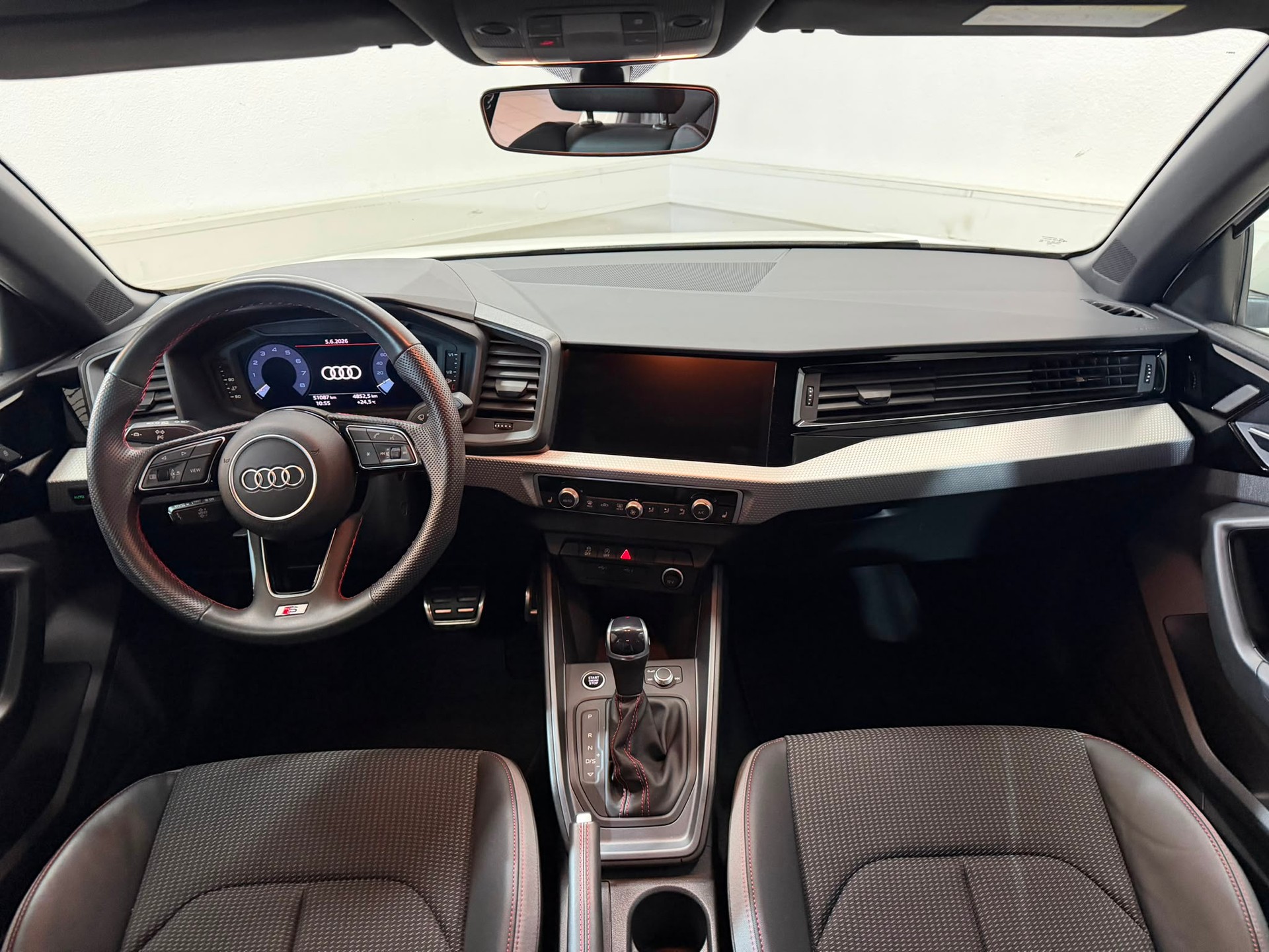 AUDI A1 Sportback 30 TFSI S Line Attraction S-tronic-image-8